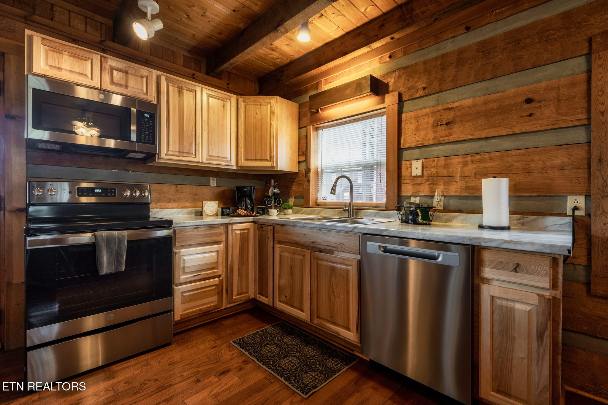 817 Ridgefield Drive Sevierville TN 37876