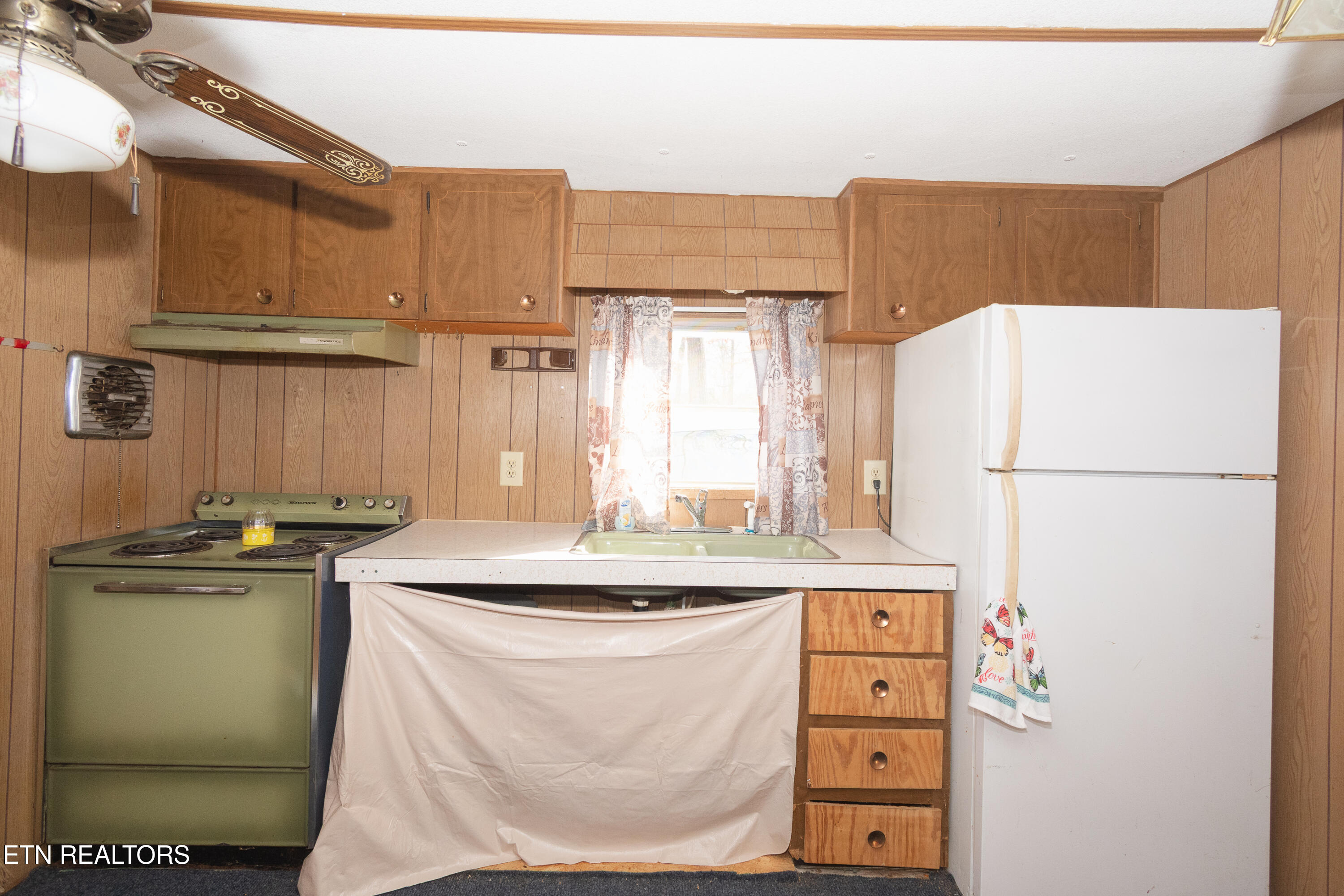 1226 Fishermans Way Sevierville TN 37876
