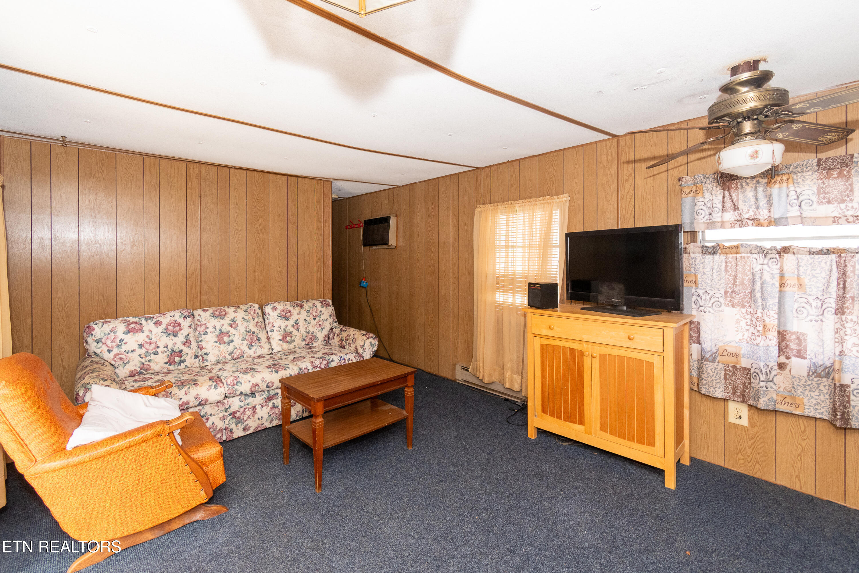 1226 Fishermans Way Sevierville TN 37876