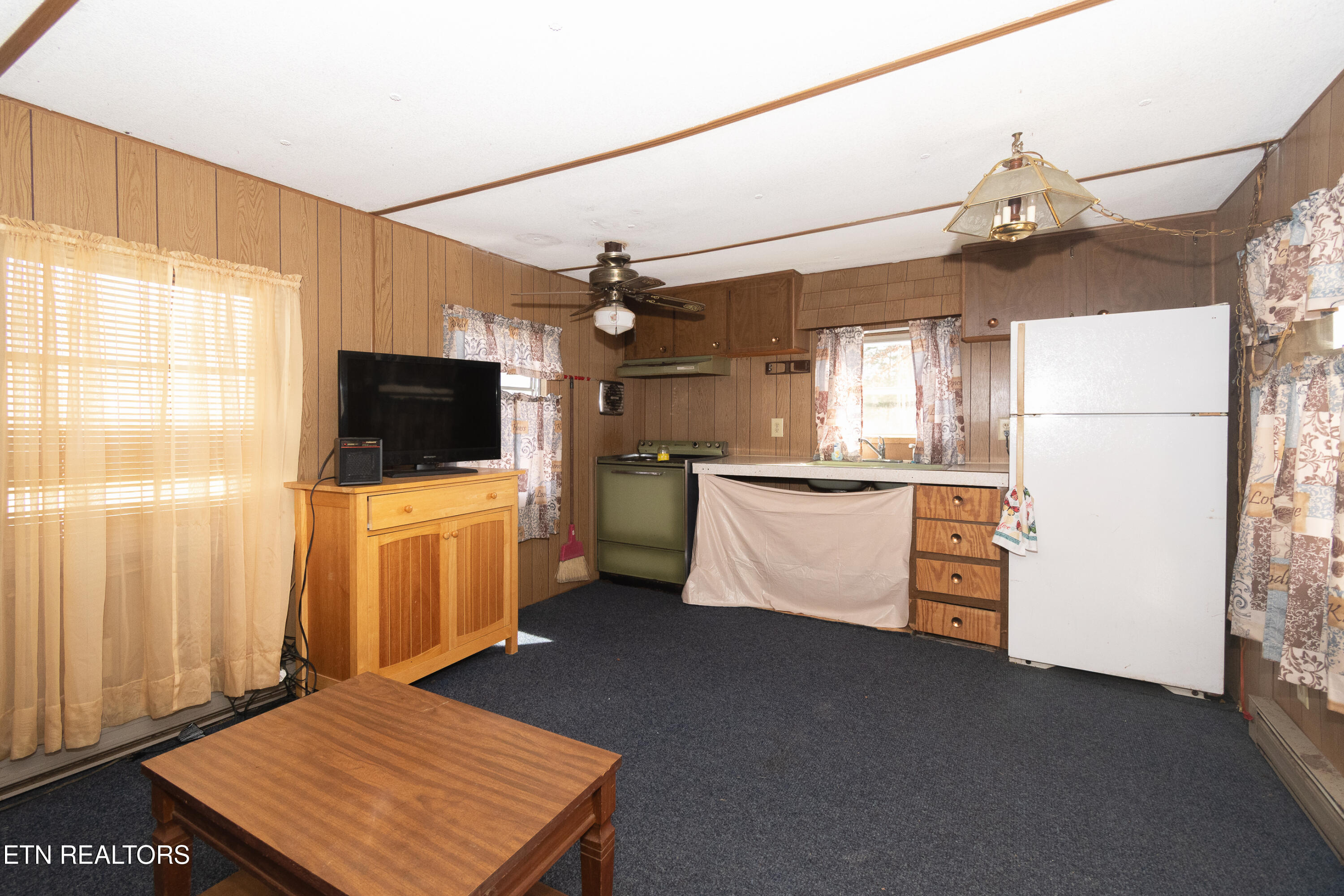 1226 Fishermans Way Sevierville TN 37876