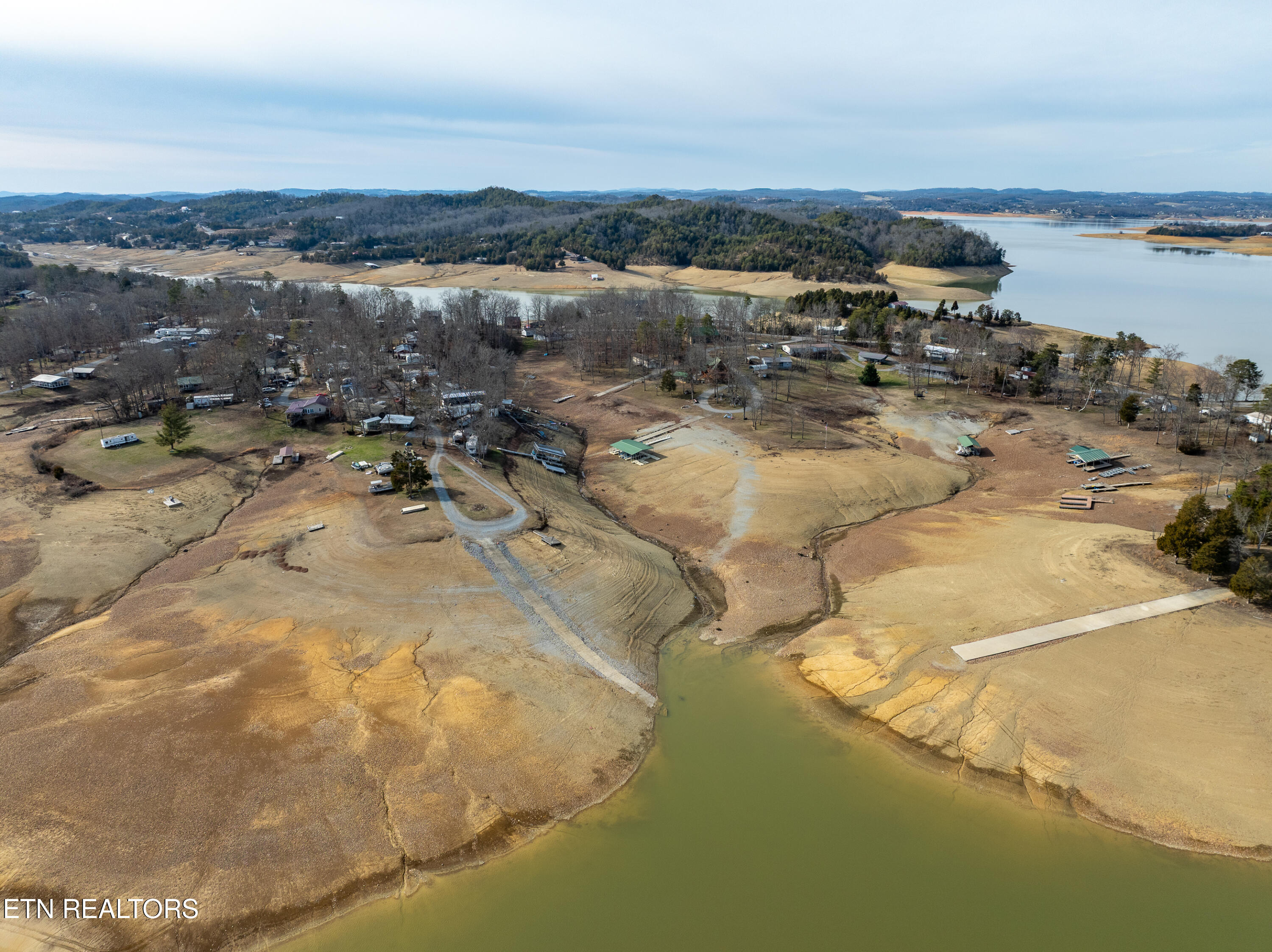 1226 Fishermans Way Sevierville TN 37876