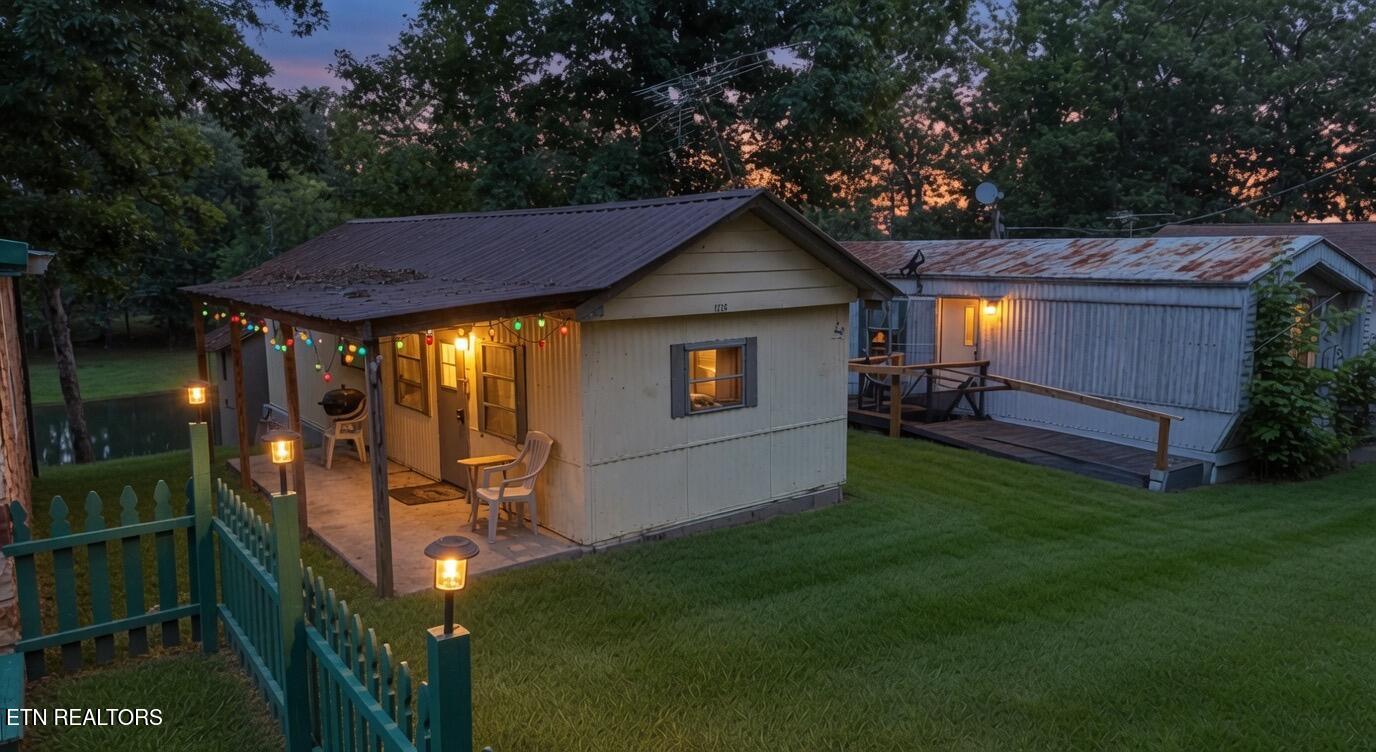 1226 Fishermans Way Sevierville TN 37876