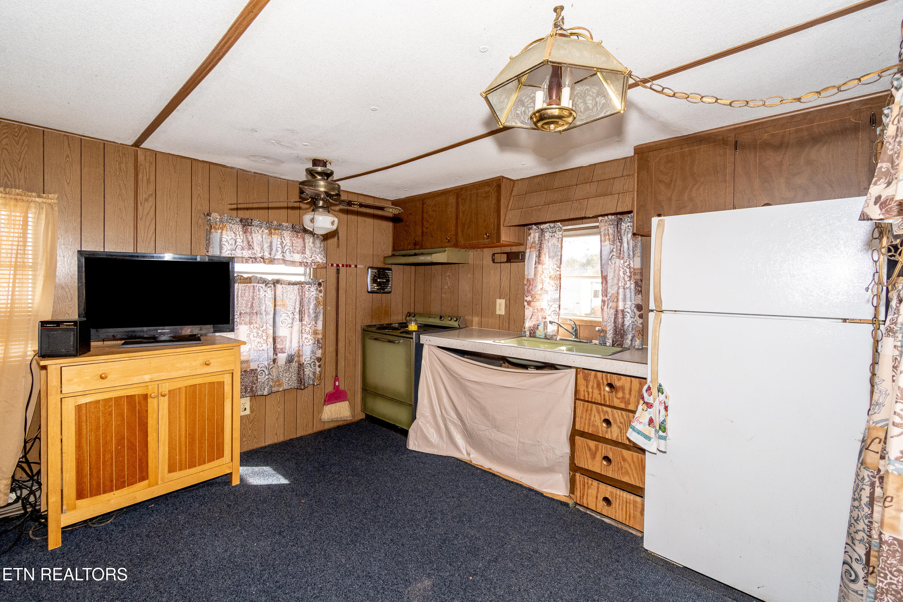 1226 Fishermans Way Sevierville TN 37876
