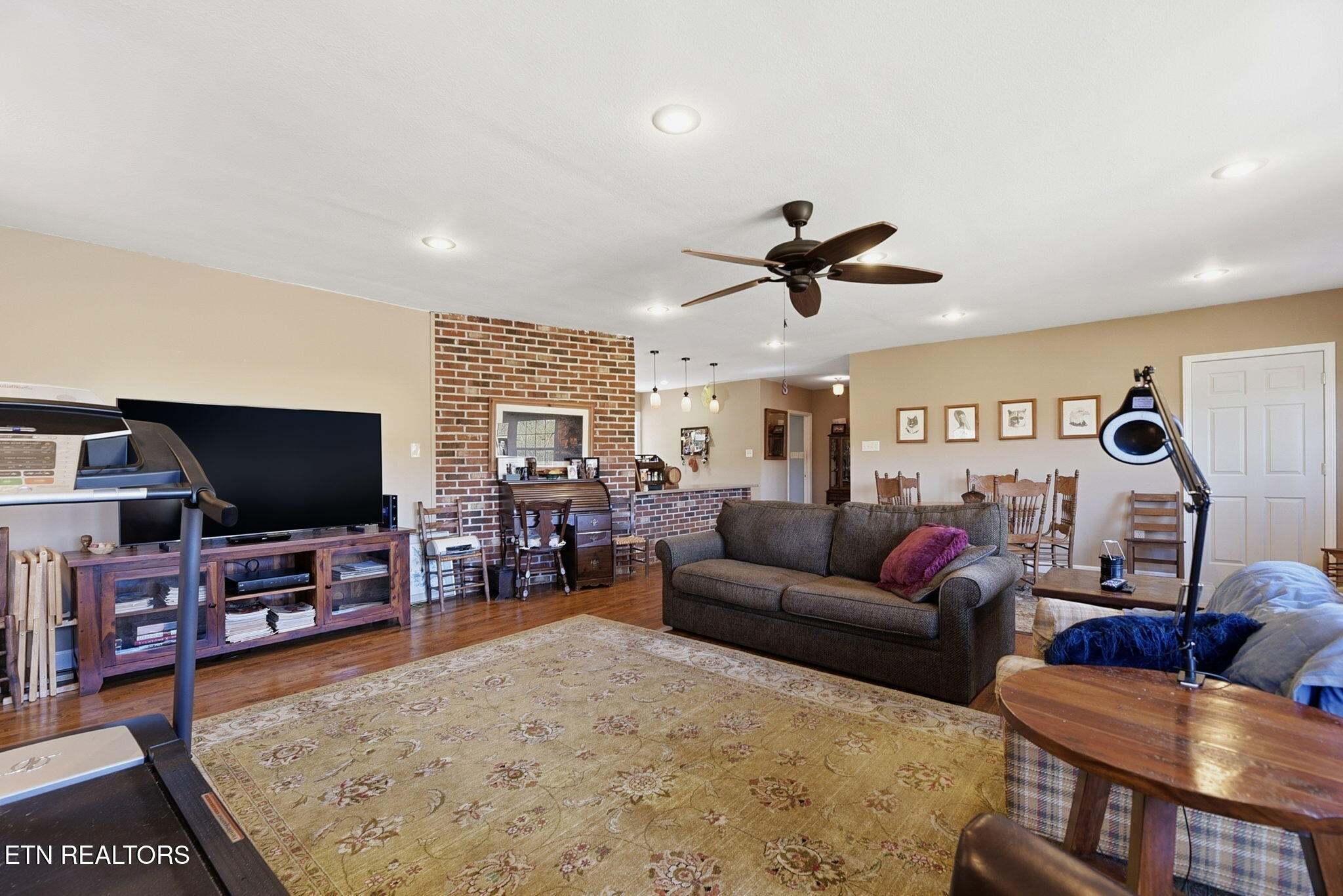 1103 Forest Hill Drive Harriman TN 37748