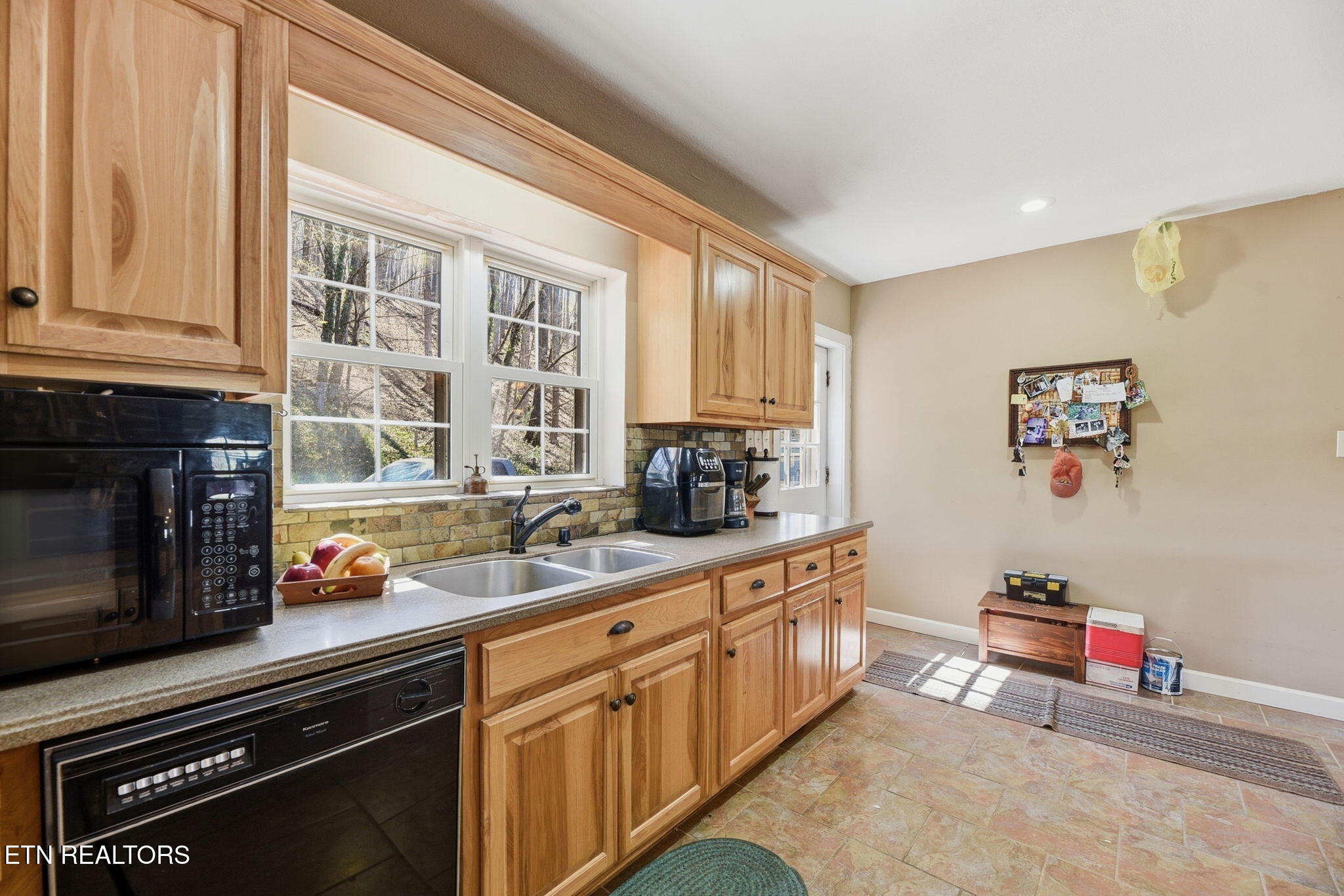 1103 Forest Hill Drive Harriman TN 37748