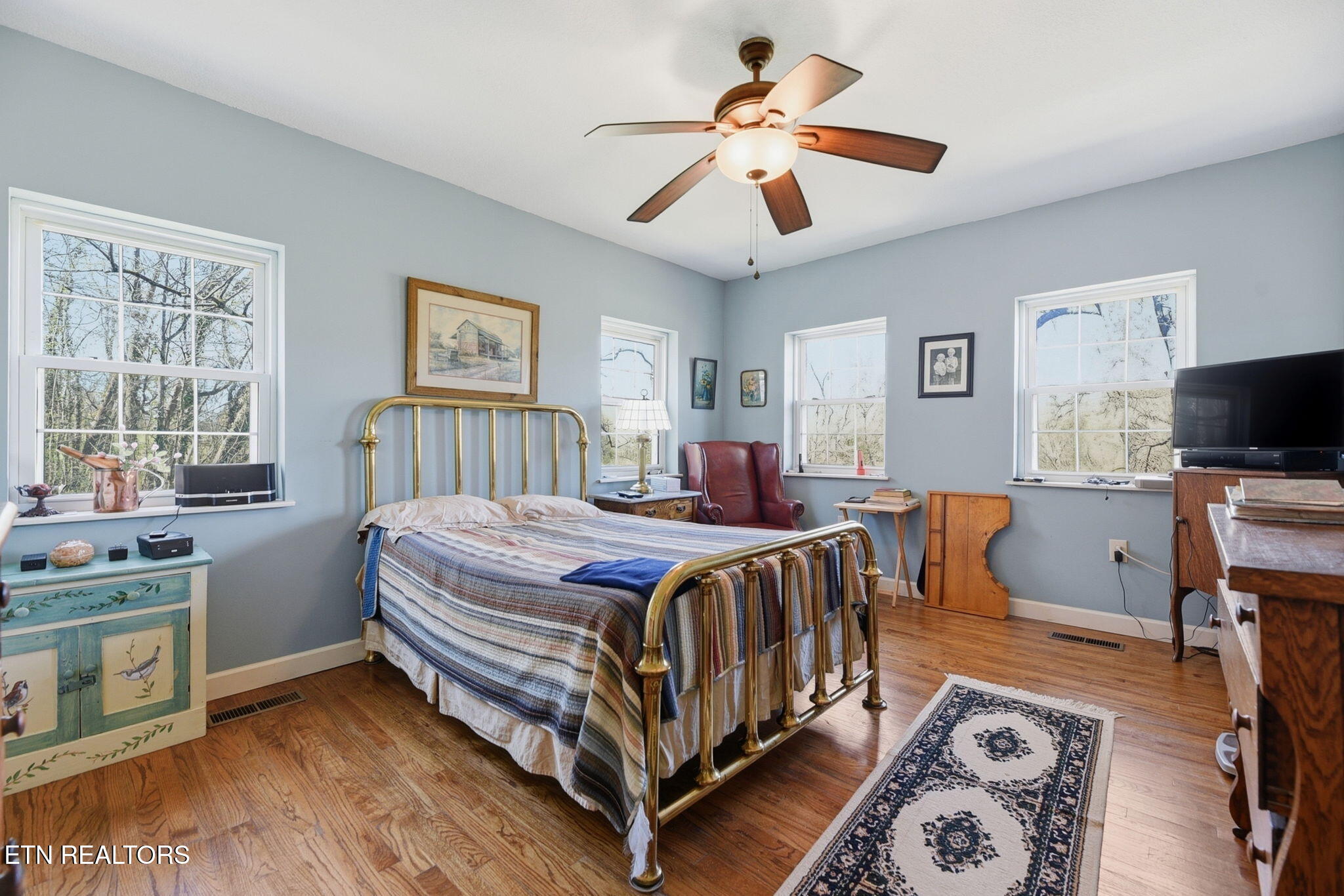 1103 Forest Hill Drive Harriman TN 37748