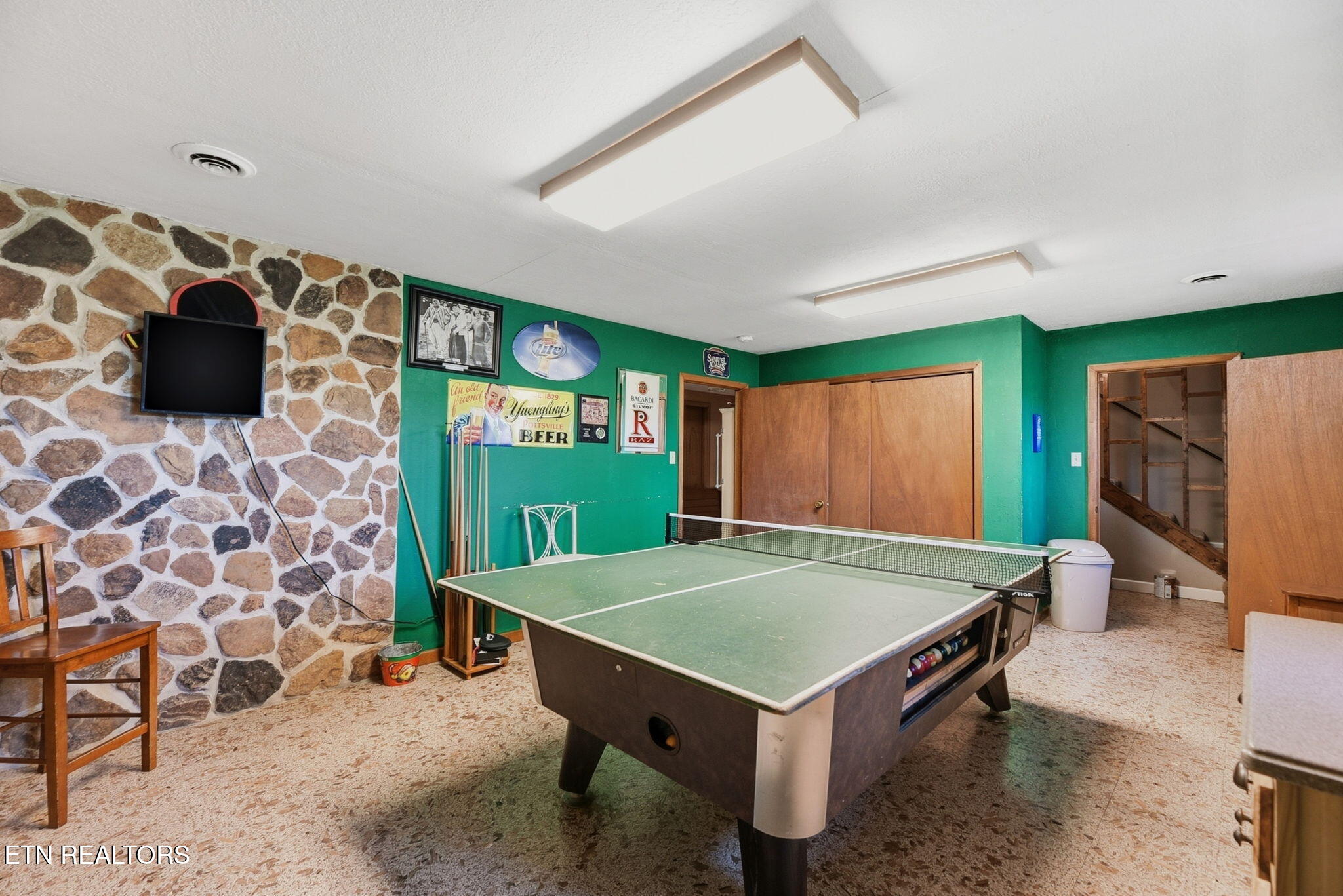 1103 Forest Hill Drive Harriman TN 37748