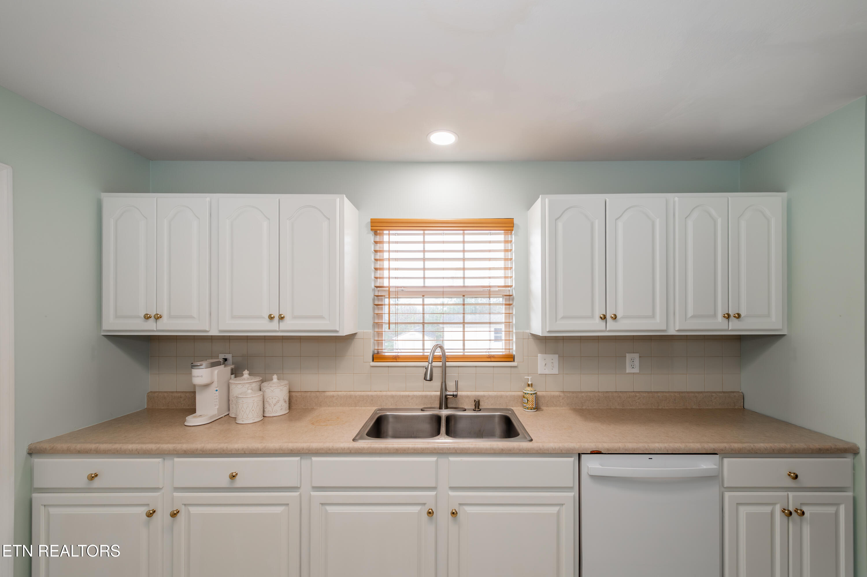 260 Oakwood Estates Drive Lenoir City TN 37772