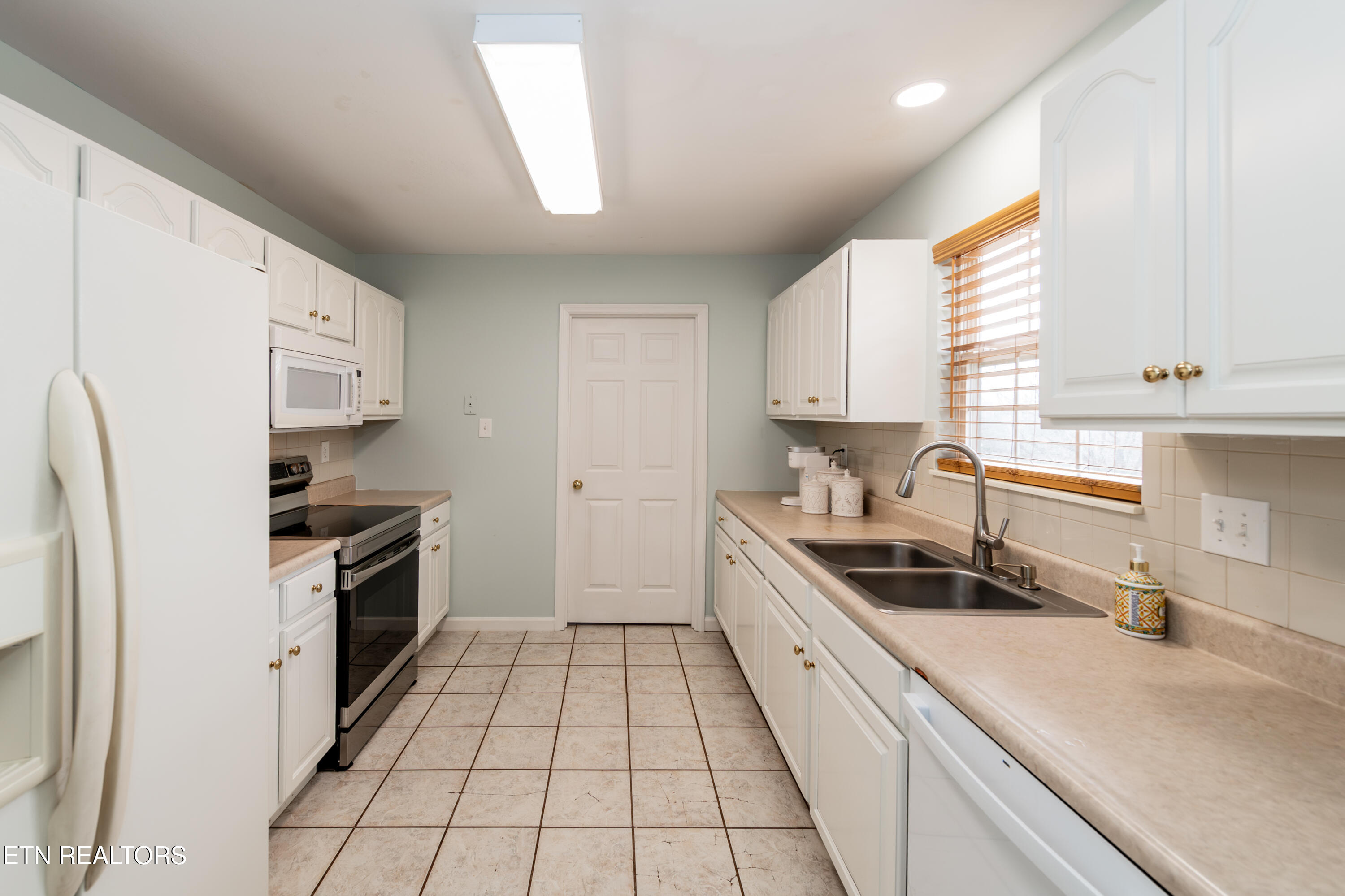 260 Oakwood Estates Drive Lenoir City TN 37772