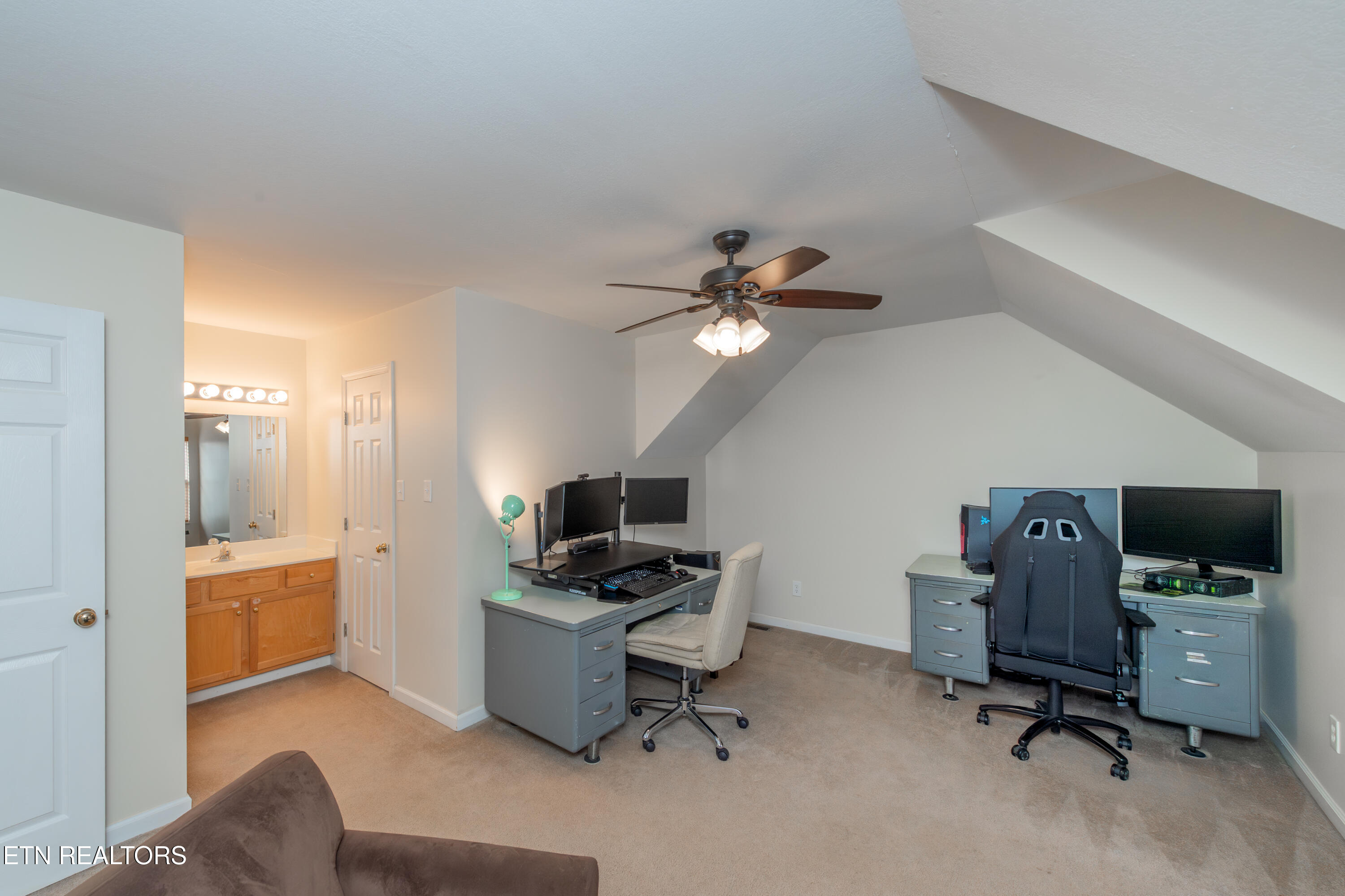 260 Oakwood Estates Drive Lenoir City TN 37772