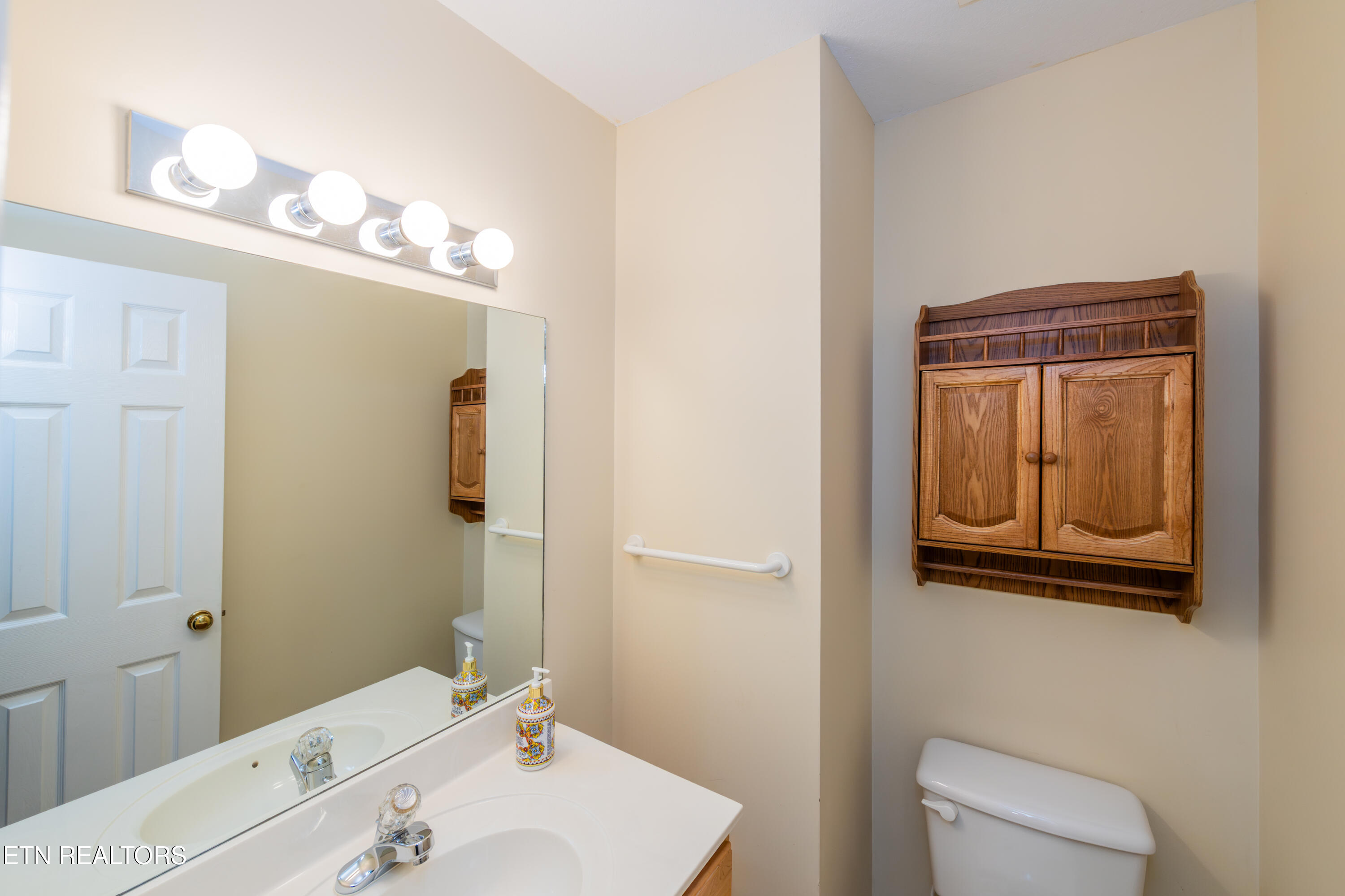260 Oakwood Estates Drive Lenoir City TN 37772