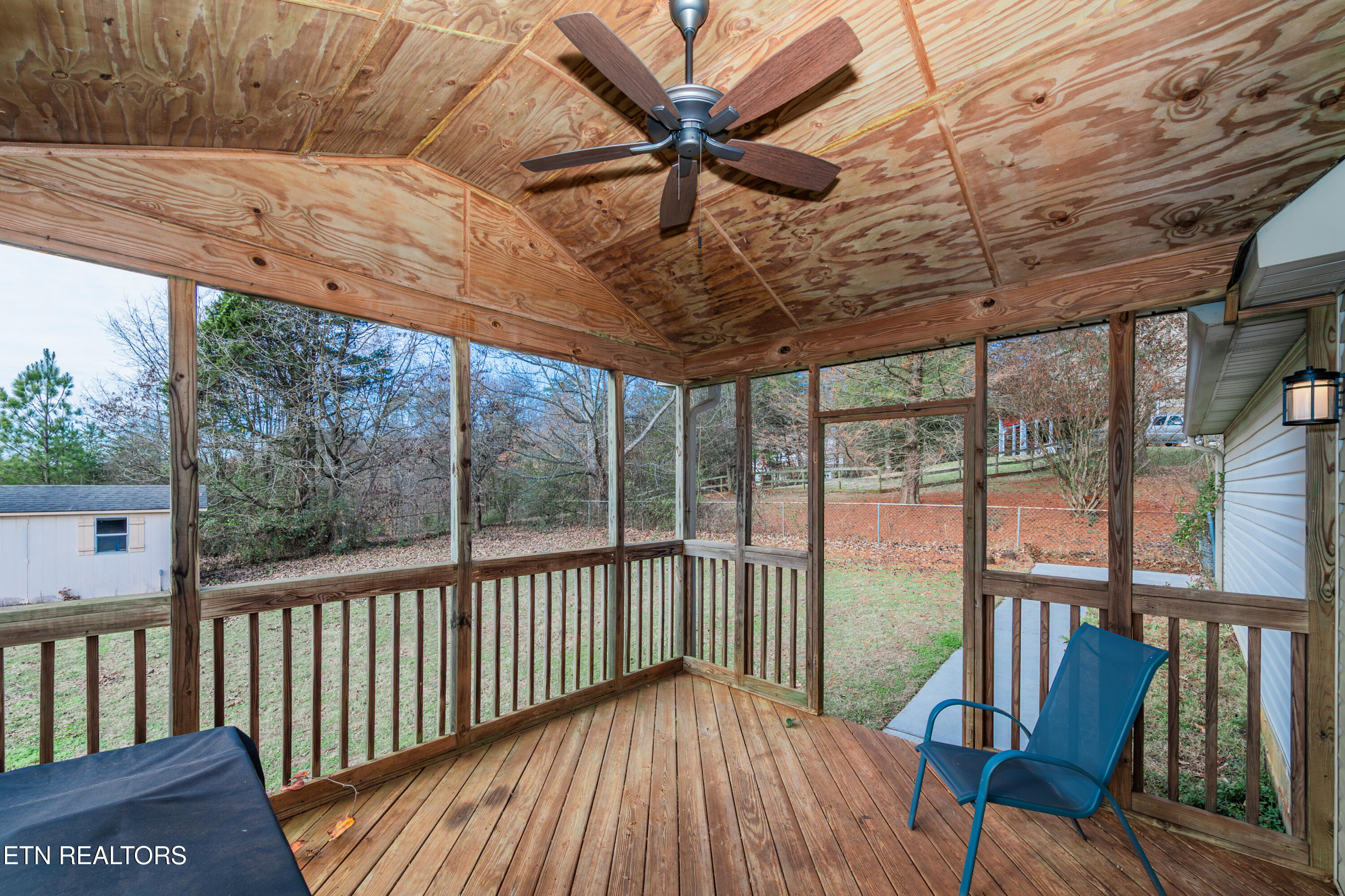 260 Oakwood Estates Drive Lenoir City TN 37772
