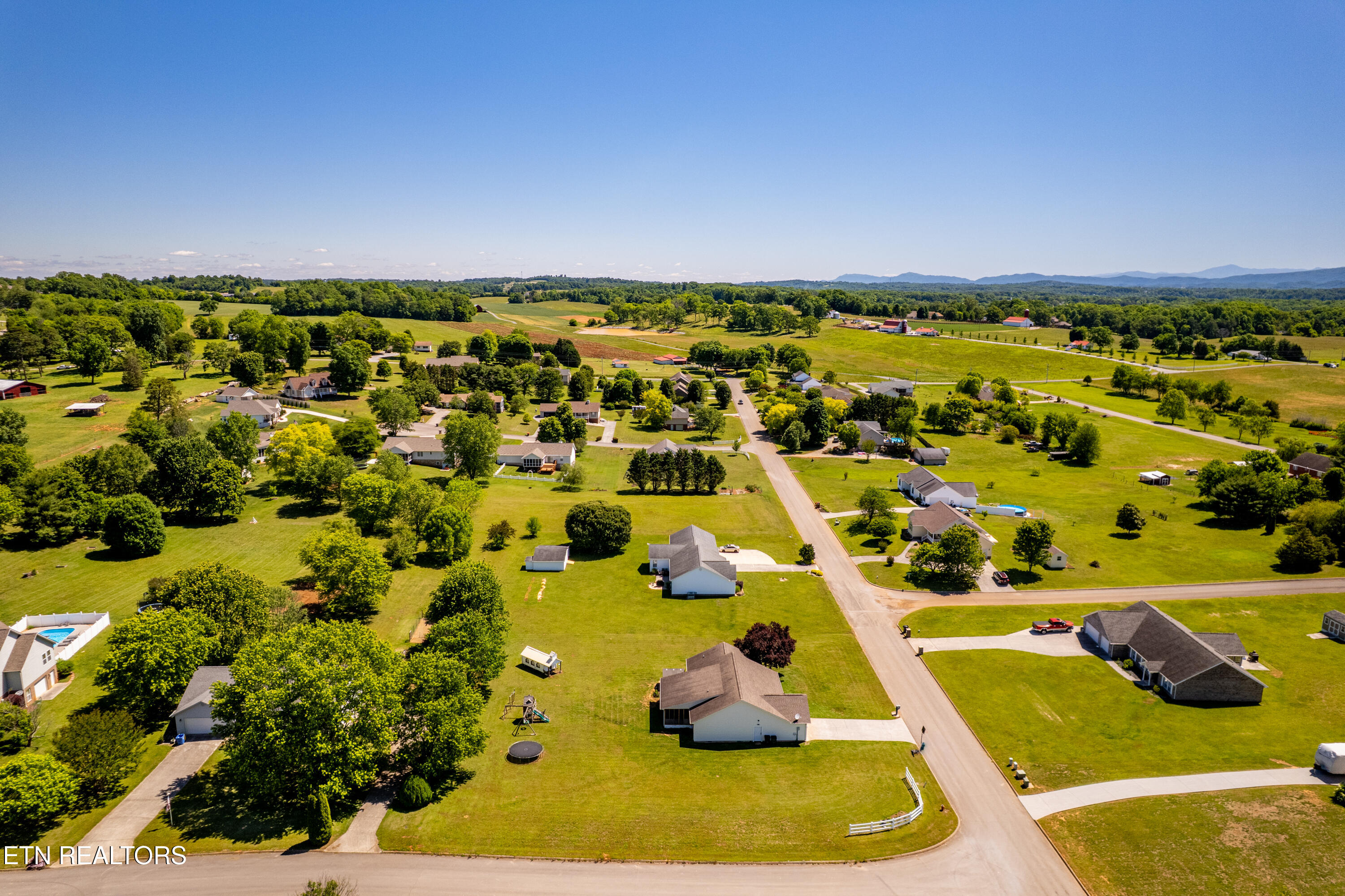 5445 Evergreen Farms Greenback TN 37742