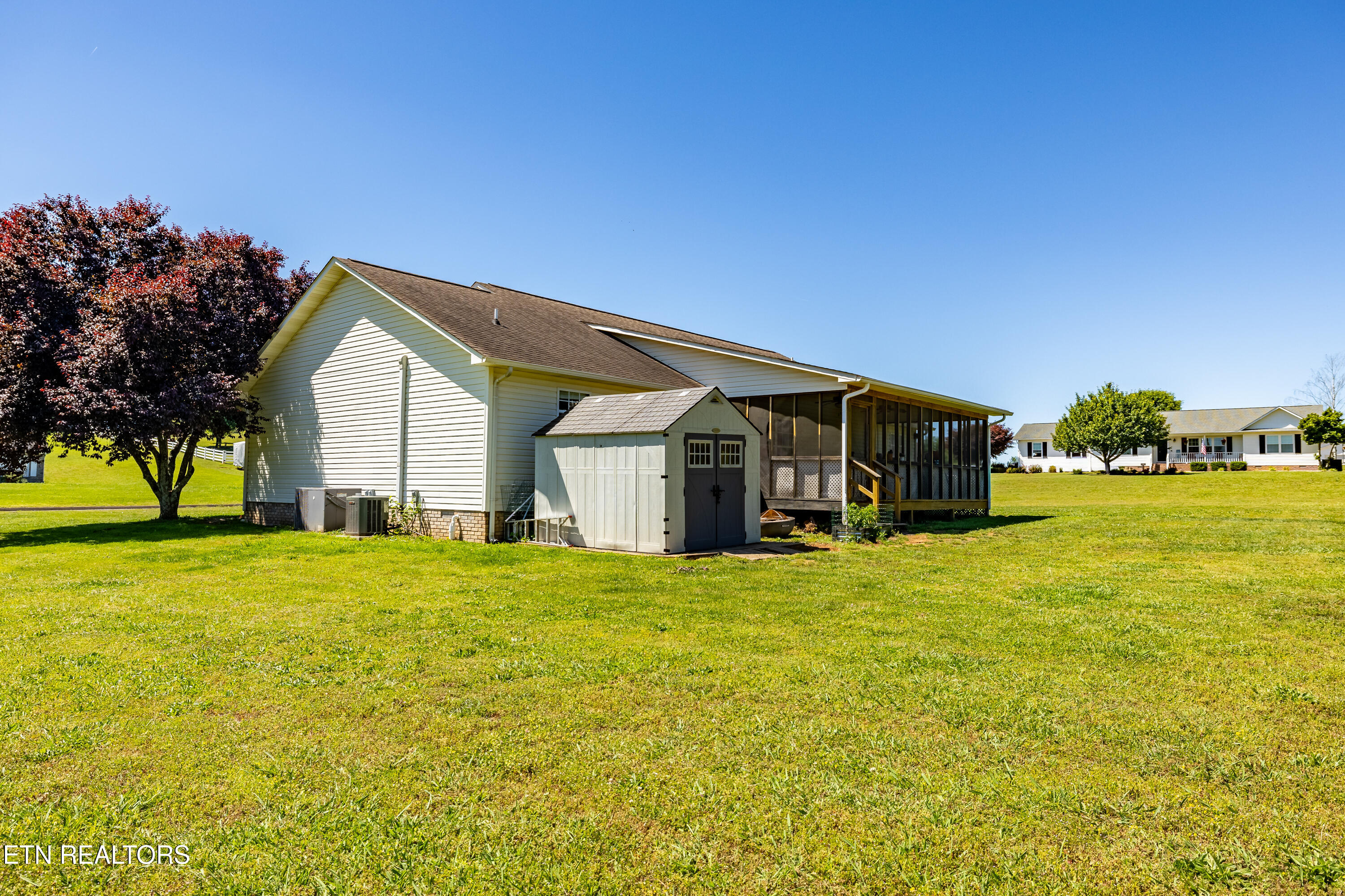5445 Evergreen Farms Greenback TN 37742