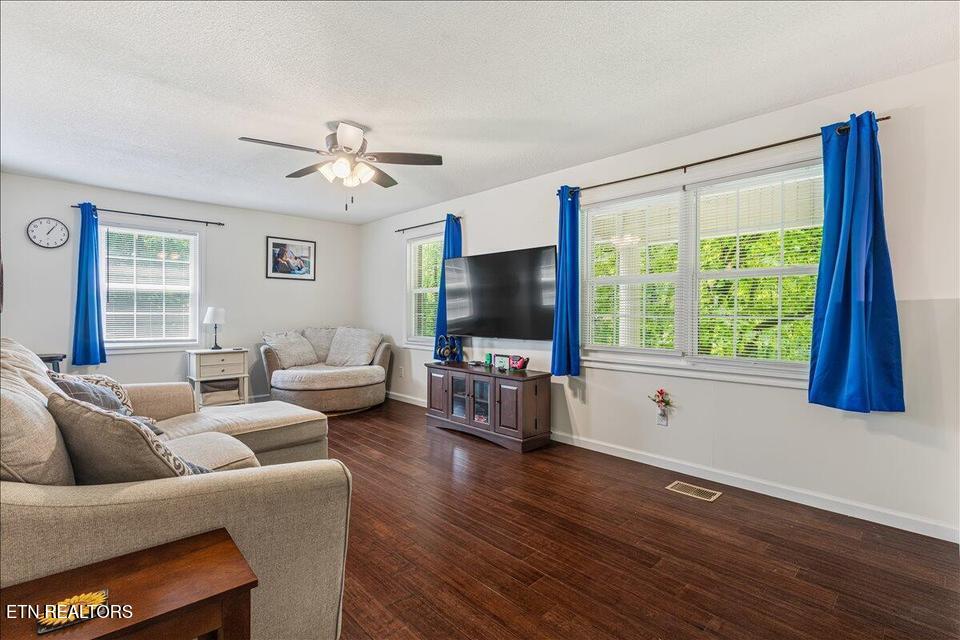 545 Edgewood Sweetwater TN 37874