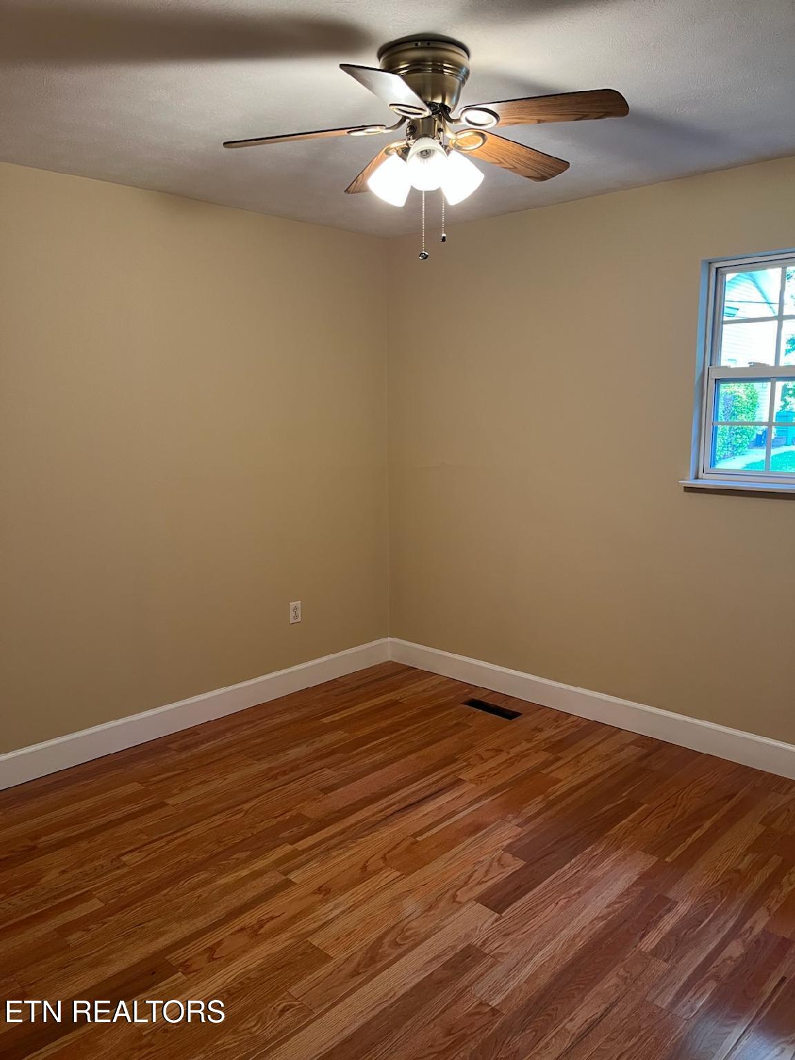 304 Shoreline Circle Lafollette TN 37766