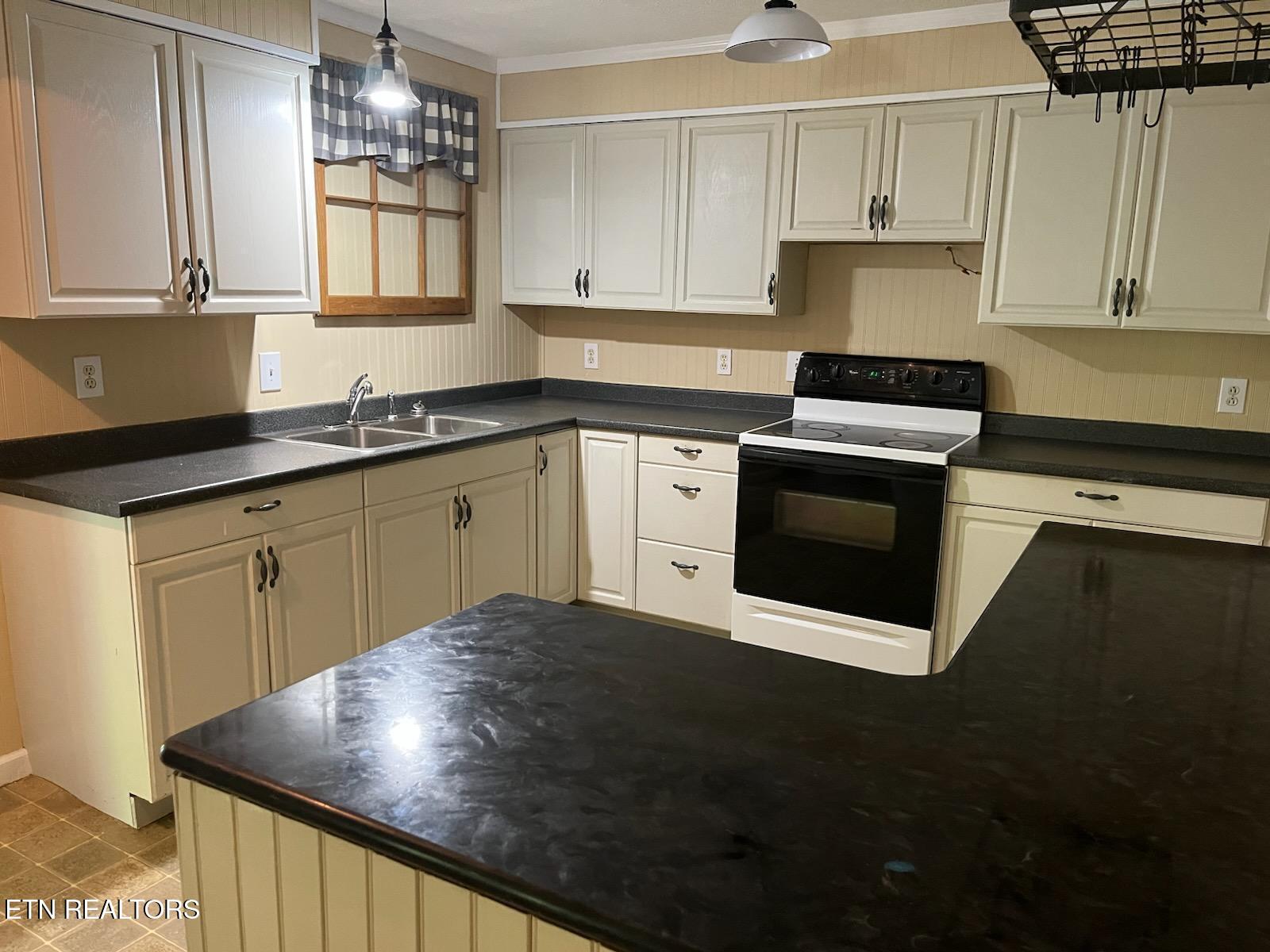 304 Shoreline Circle Lafollette TN 37766
