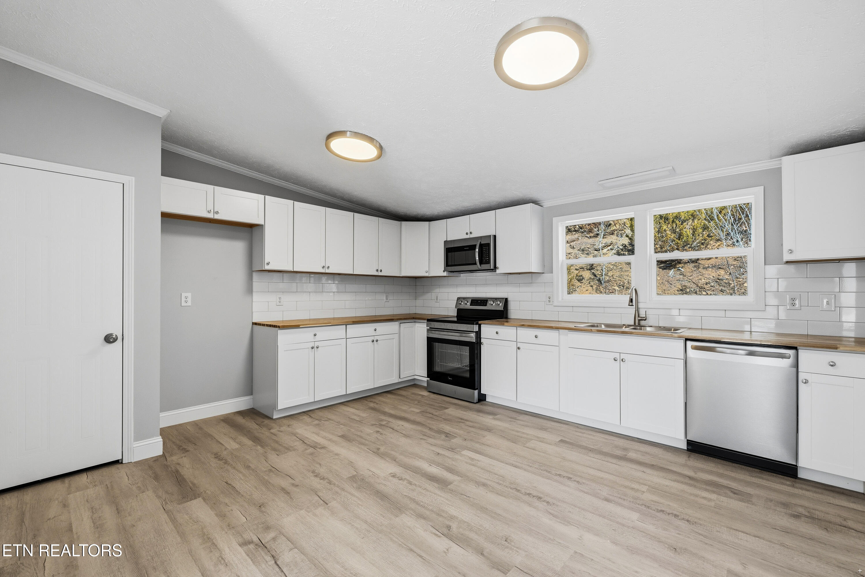 1564 Hollow Springs Road White Pine TN 37890