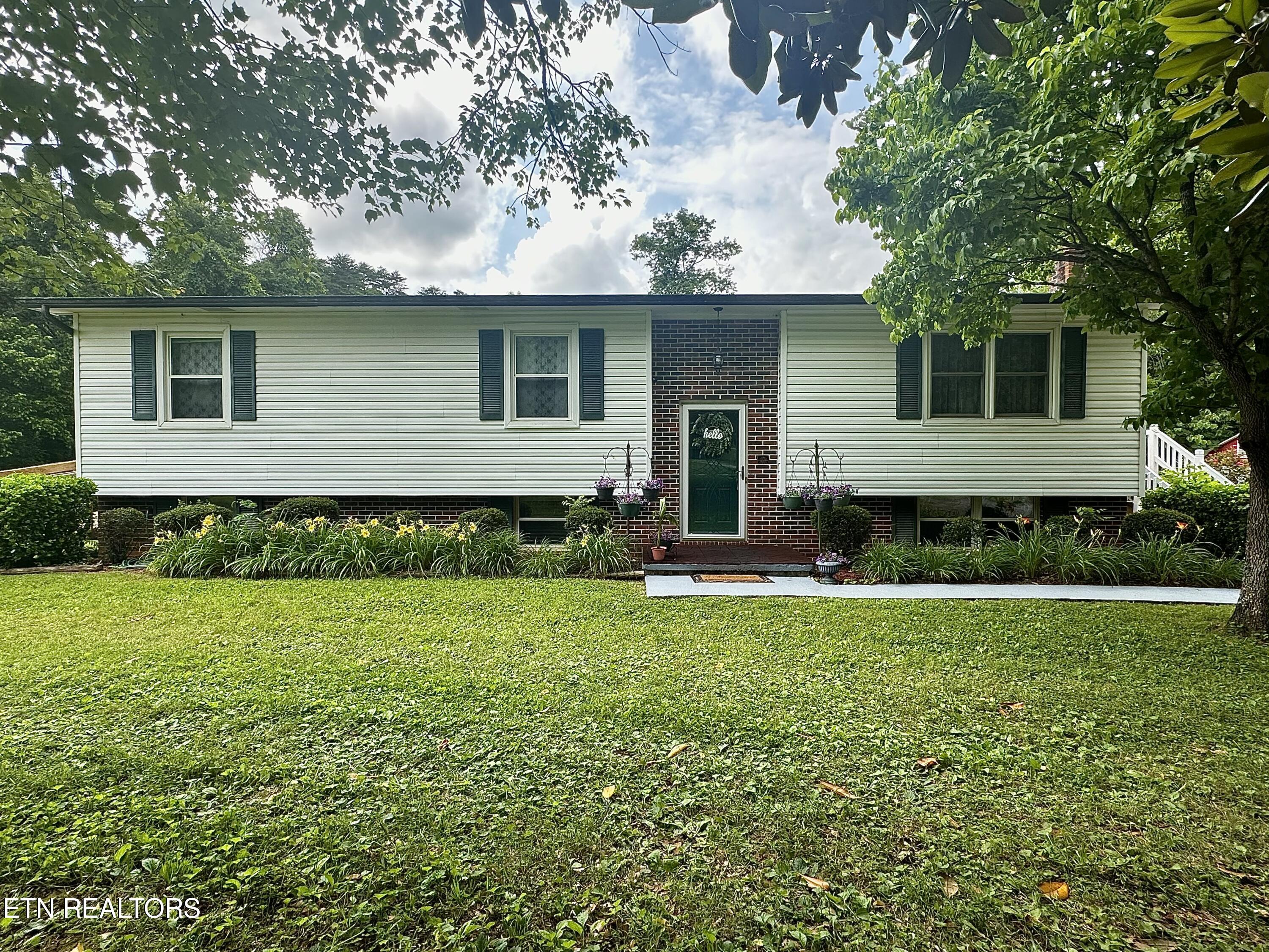 909 N Union Grove Road Friendsville TN 37737
