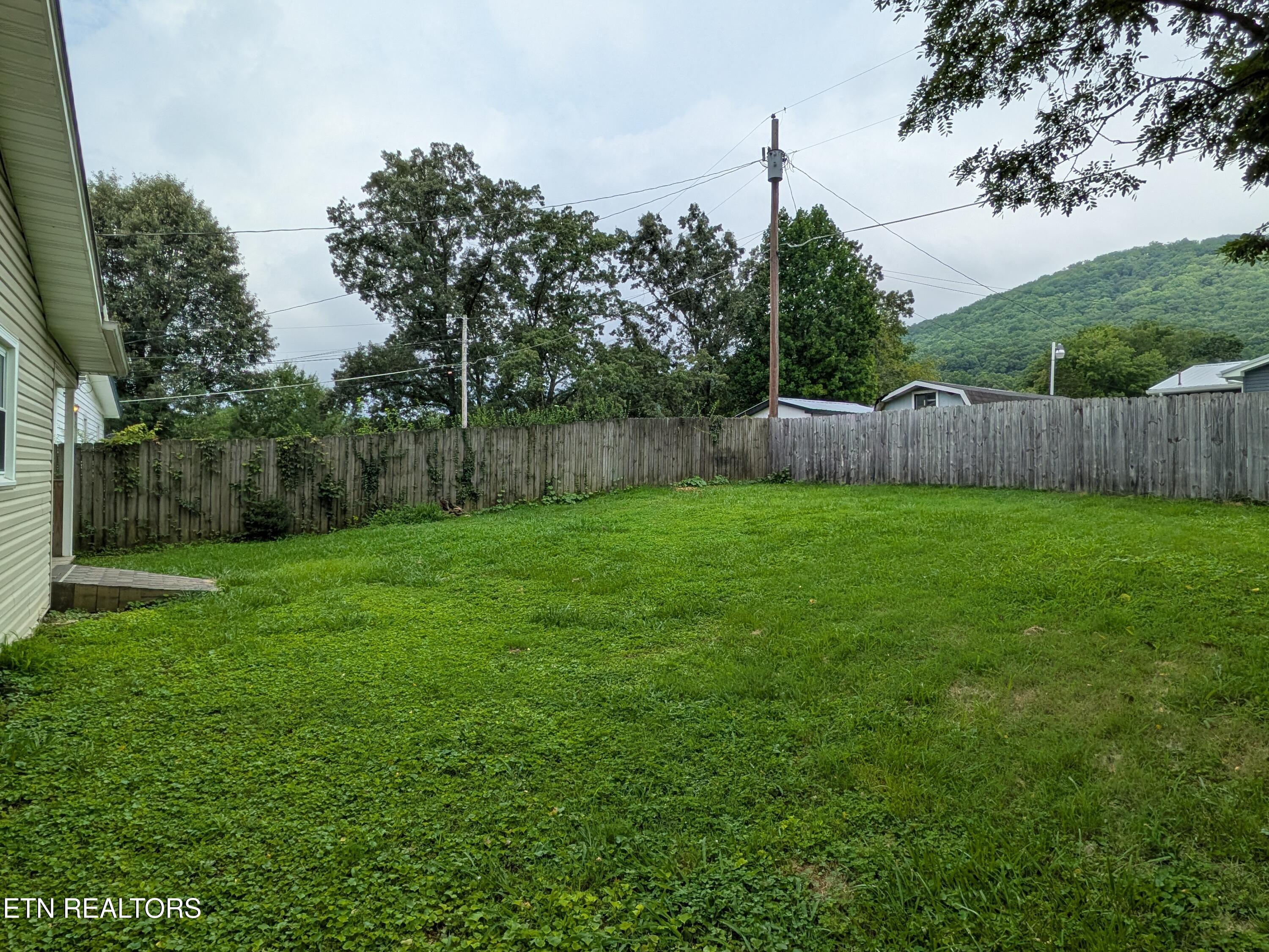 712 W Walden Street Lafollette TN 37766