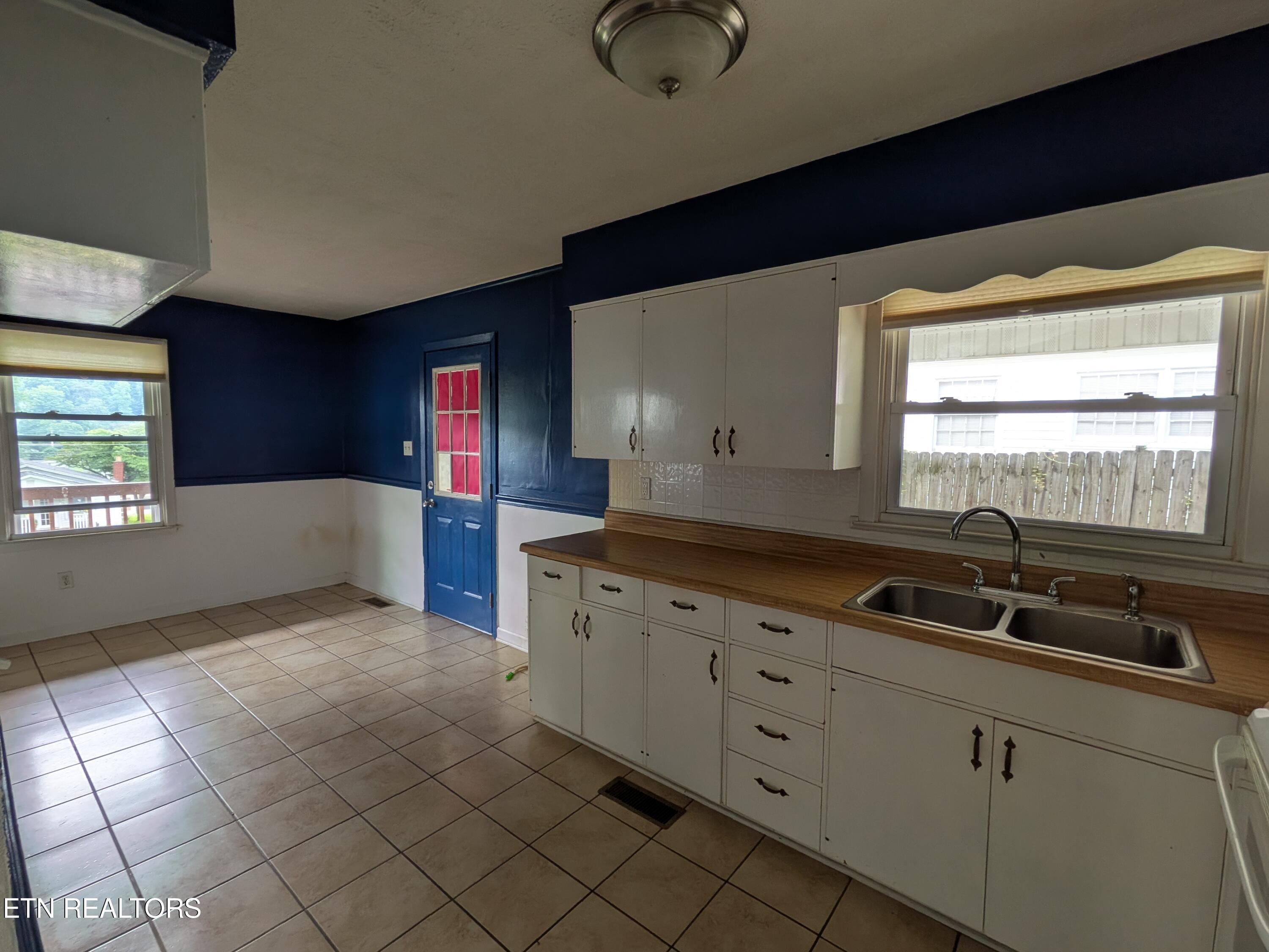 712 W Walden Street Lafollette TN 37766