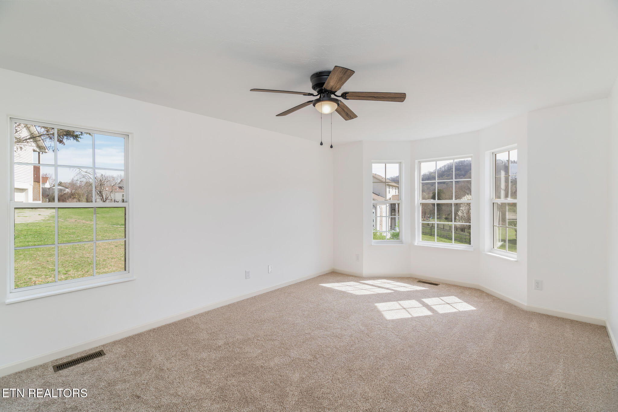 6715 Shimmering Brooks Lane Knoxville TN 37918