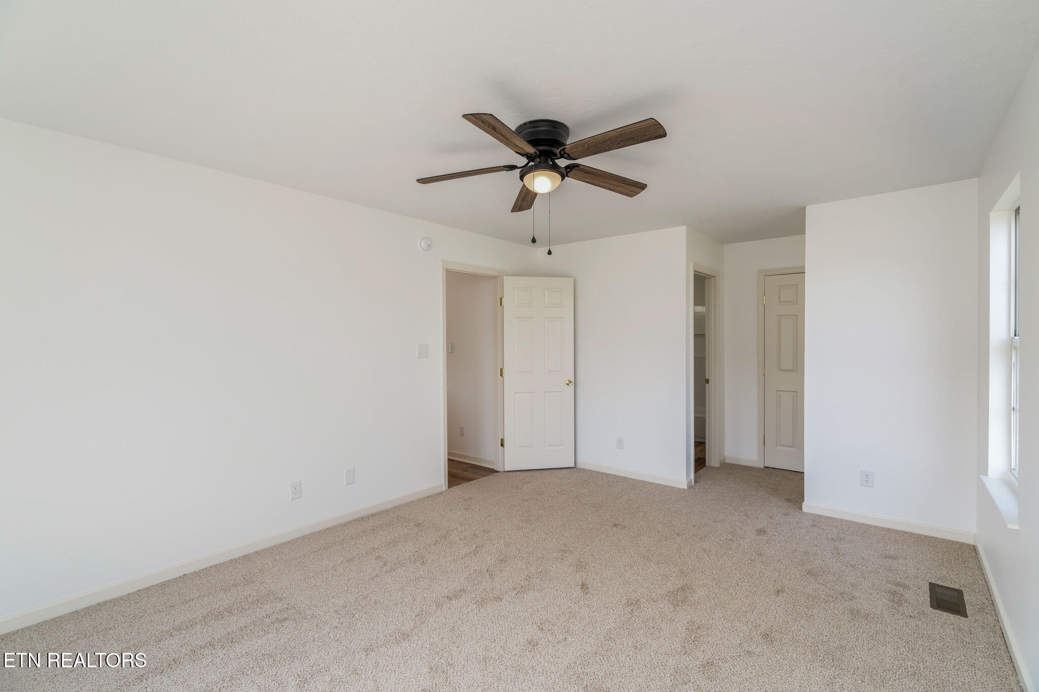 6715 Shimmering Brooks Lane Knoxville TN 37918