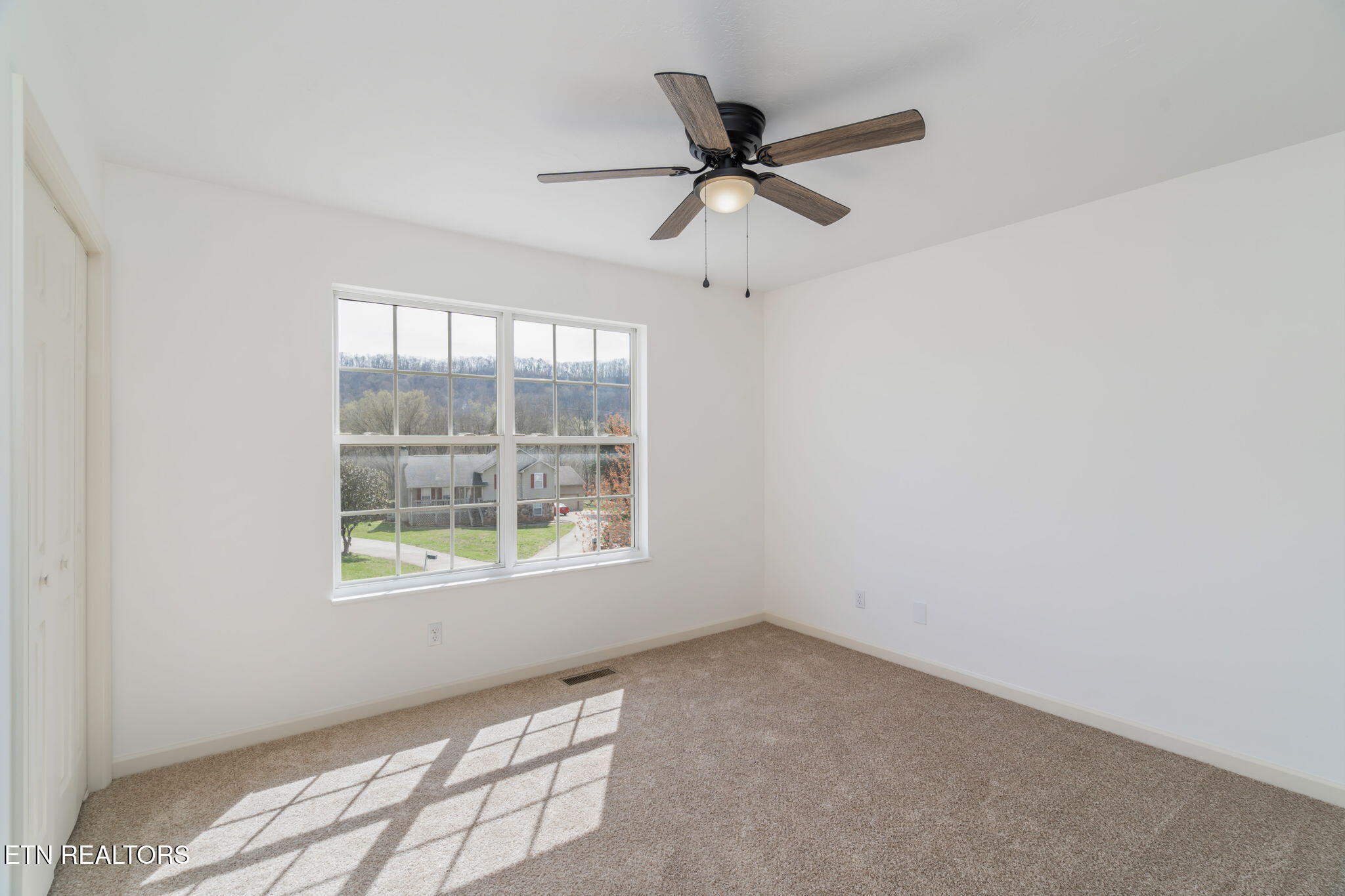 6715 Shimmering Brooks Lane Knoxville TN 37918