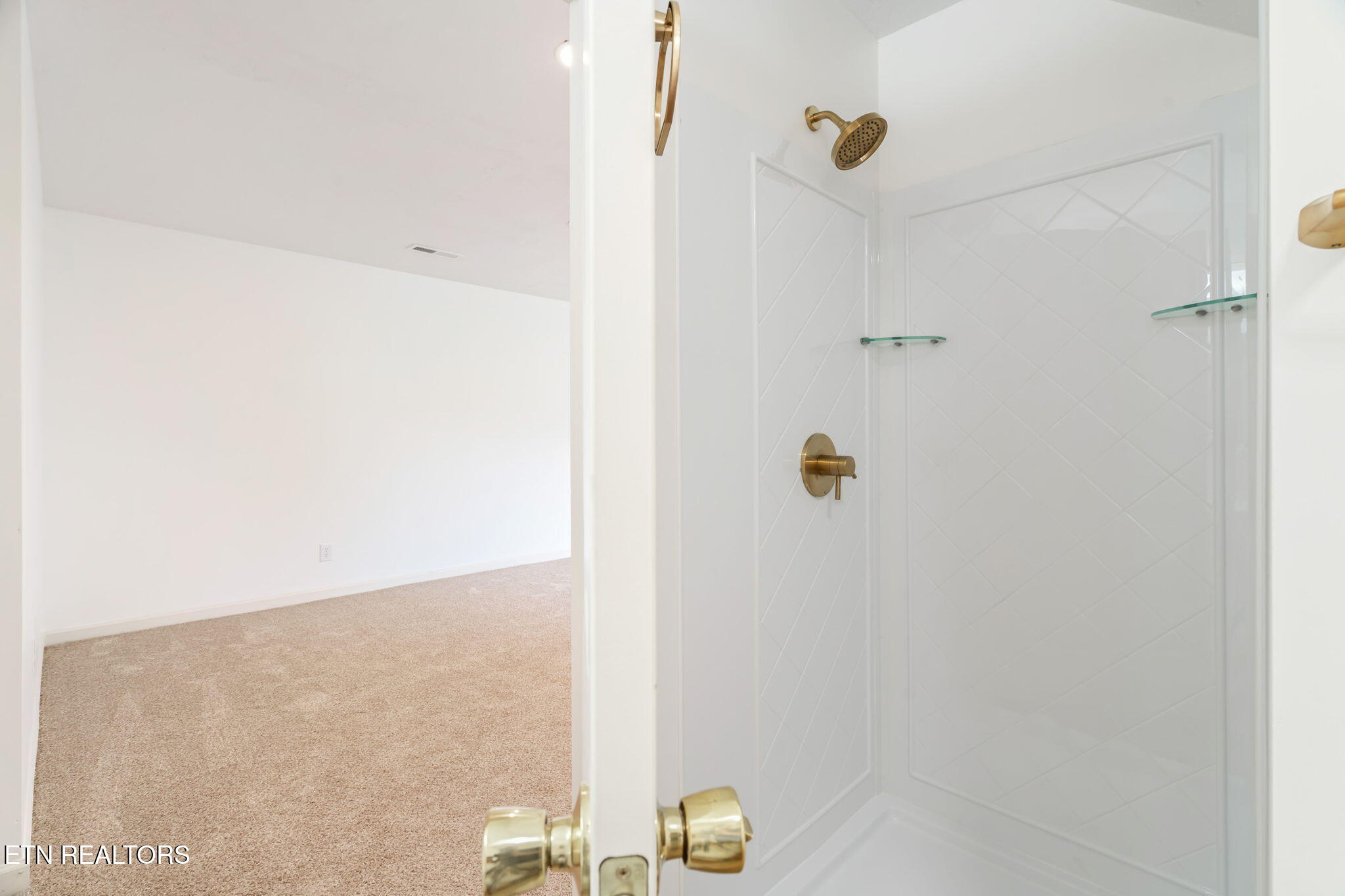 6715 Shimmering Brooks Lane Knoxville TN 37918