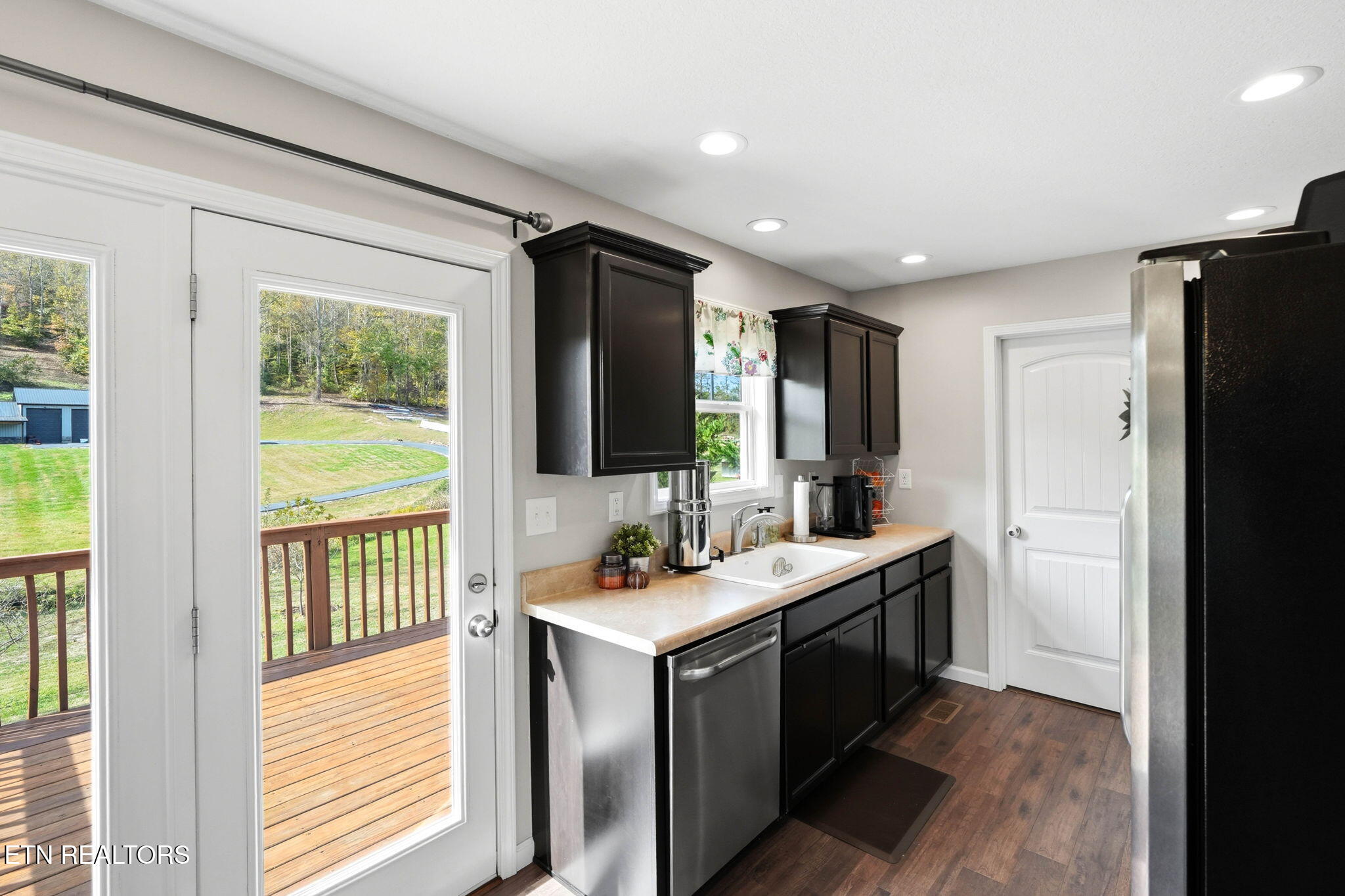 135 Raccoon Valley Road Maynardville TN 37807