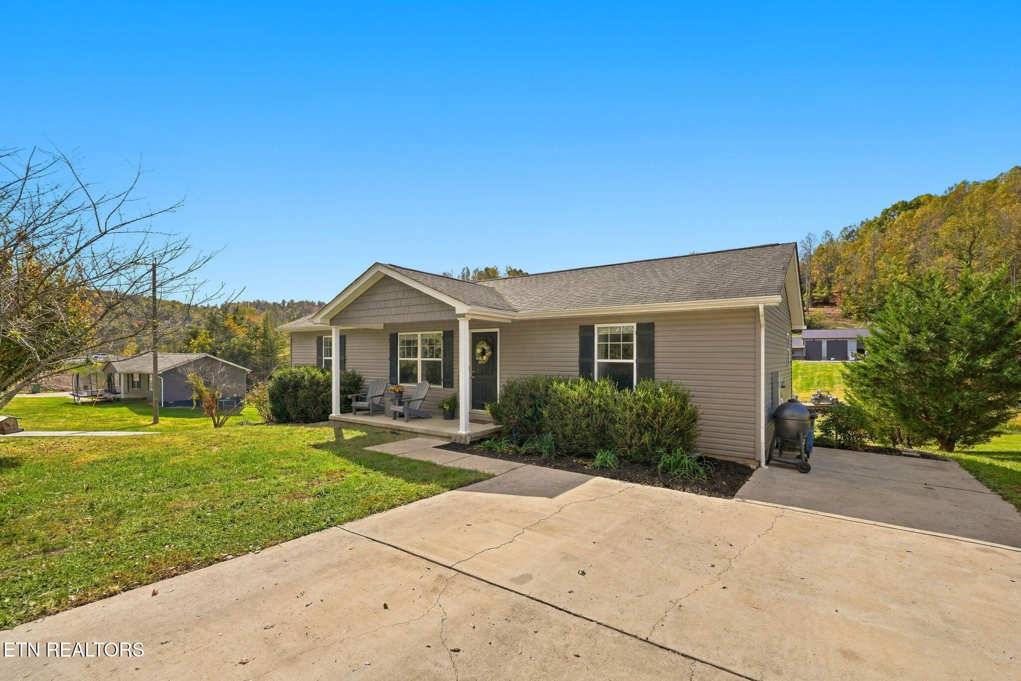 135 Raccoon Valley Road Maynardville TN 37807