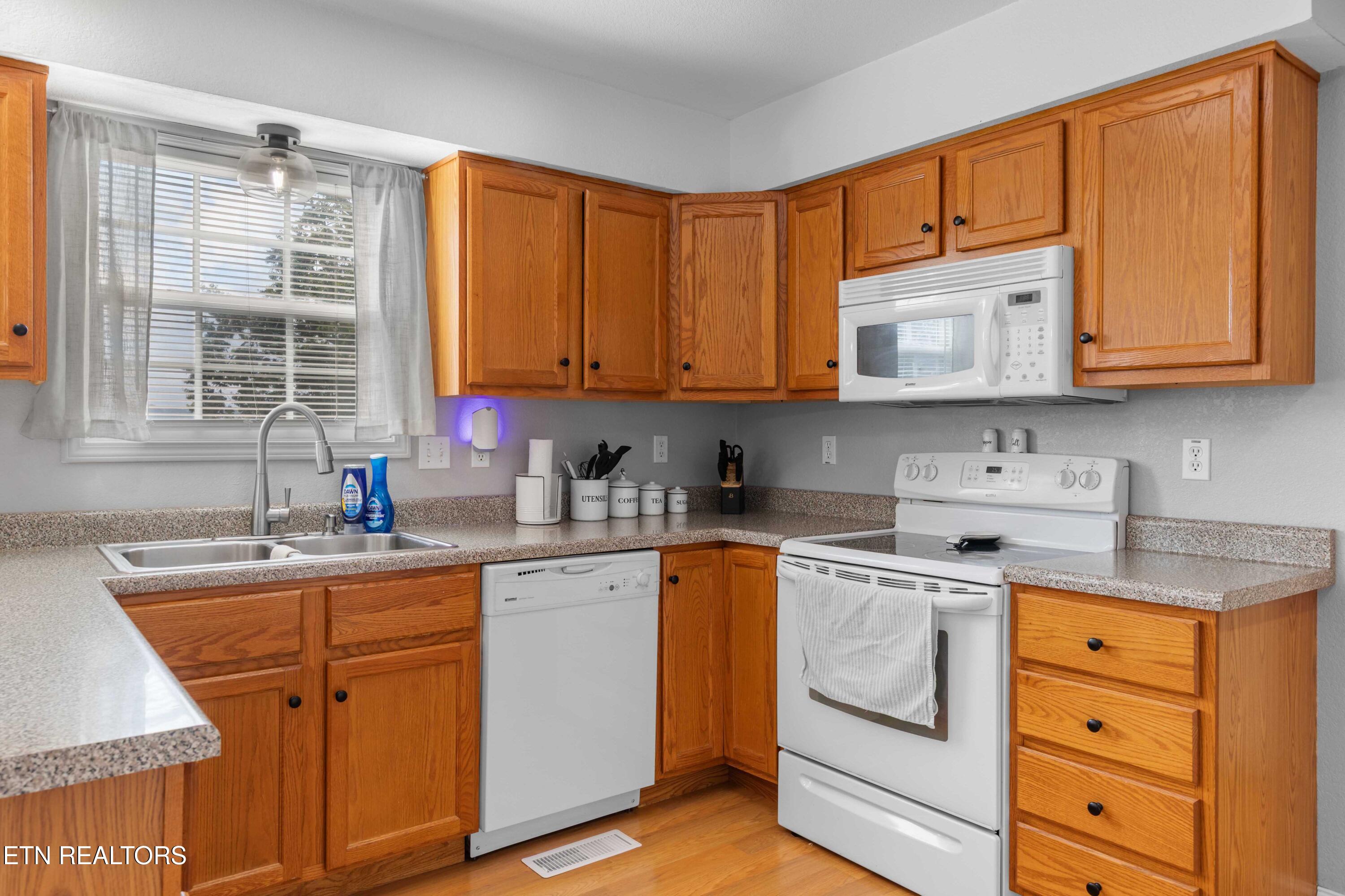 1007 W Kentucky Avenue Lafollette TN 37766