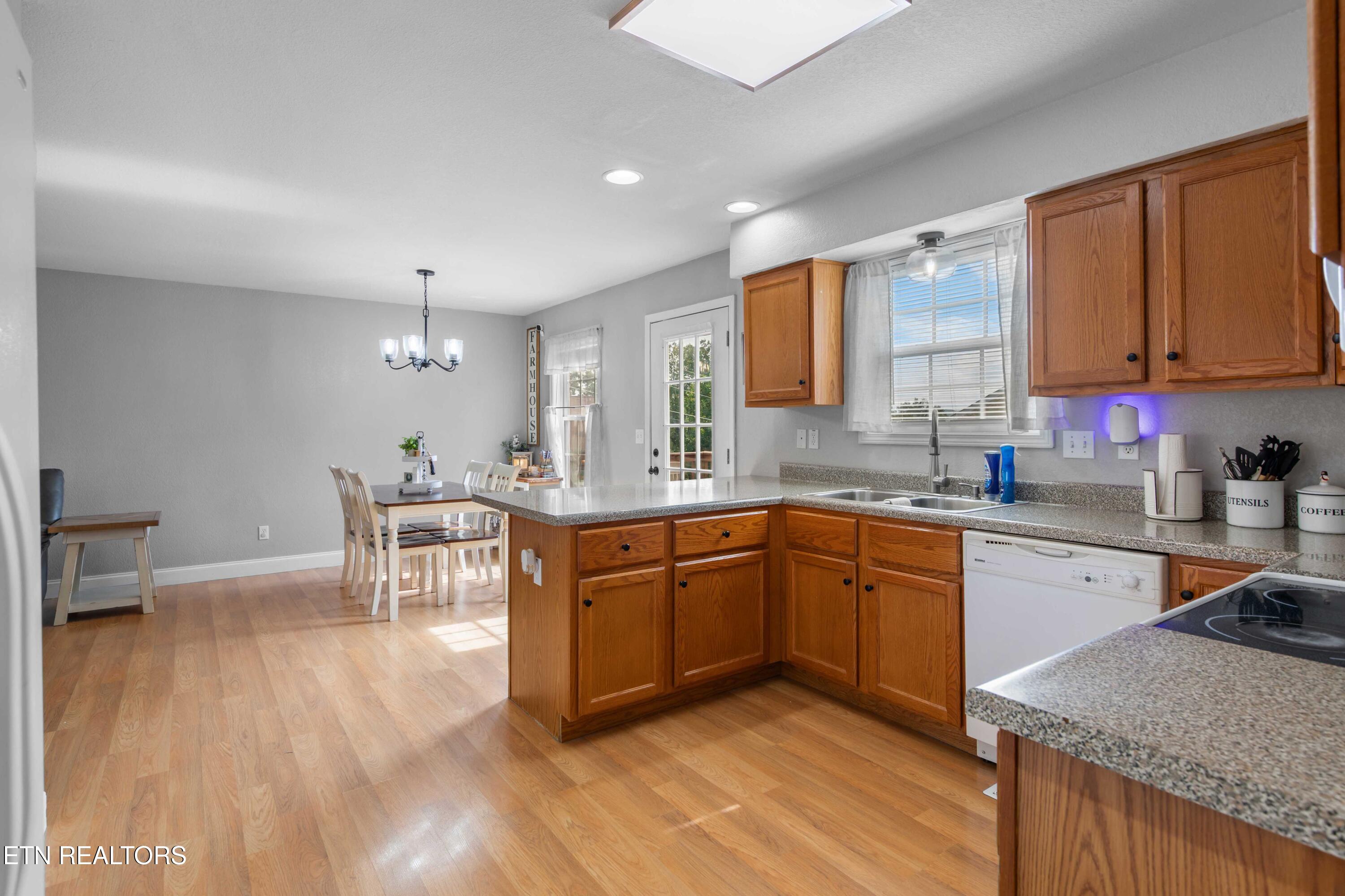 1007 W Kentucky Avenue Lafollette TN 37766