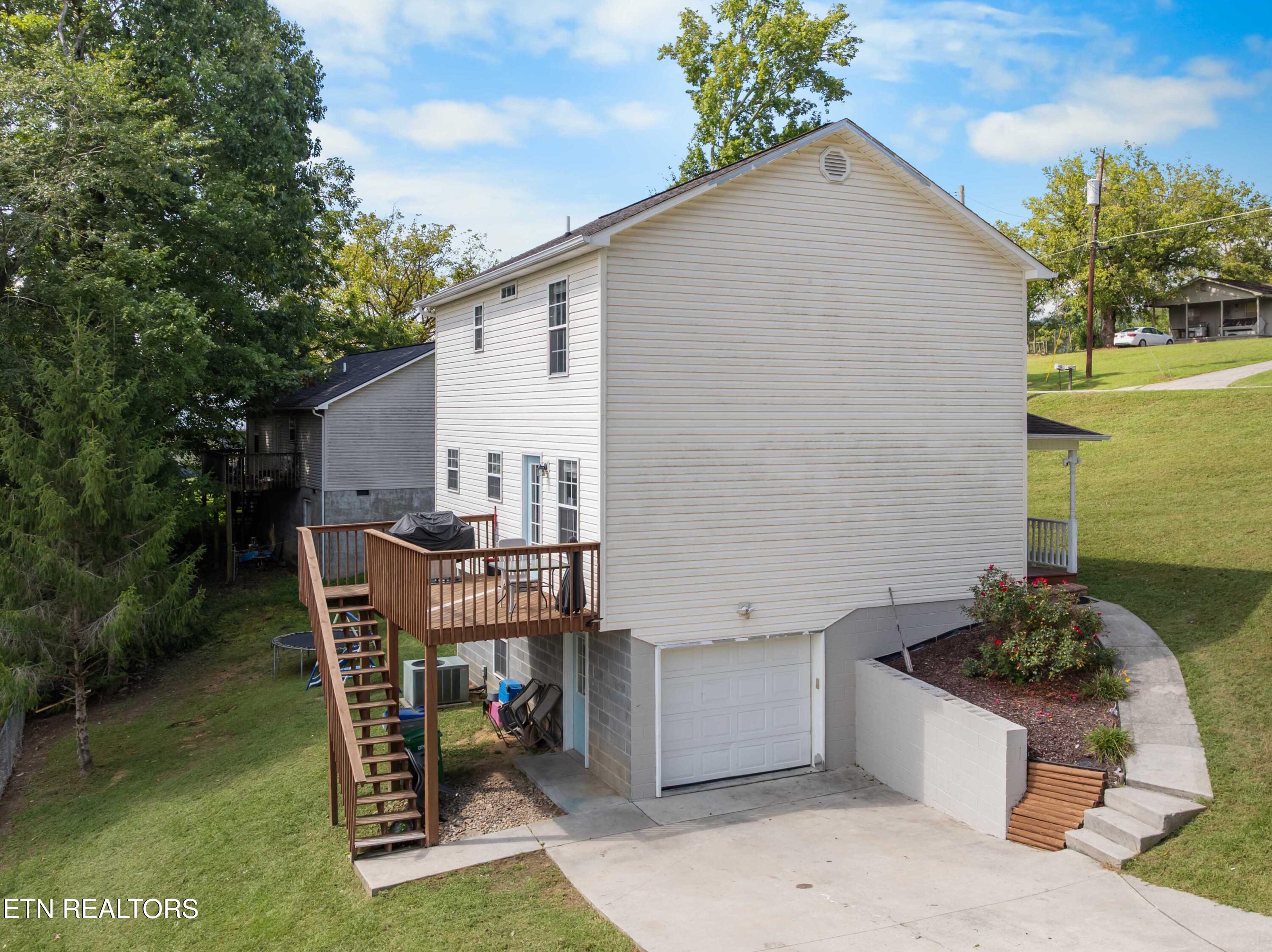 1007 W Kentucky Avenue Lafollette TN 37766
