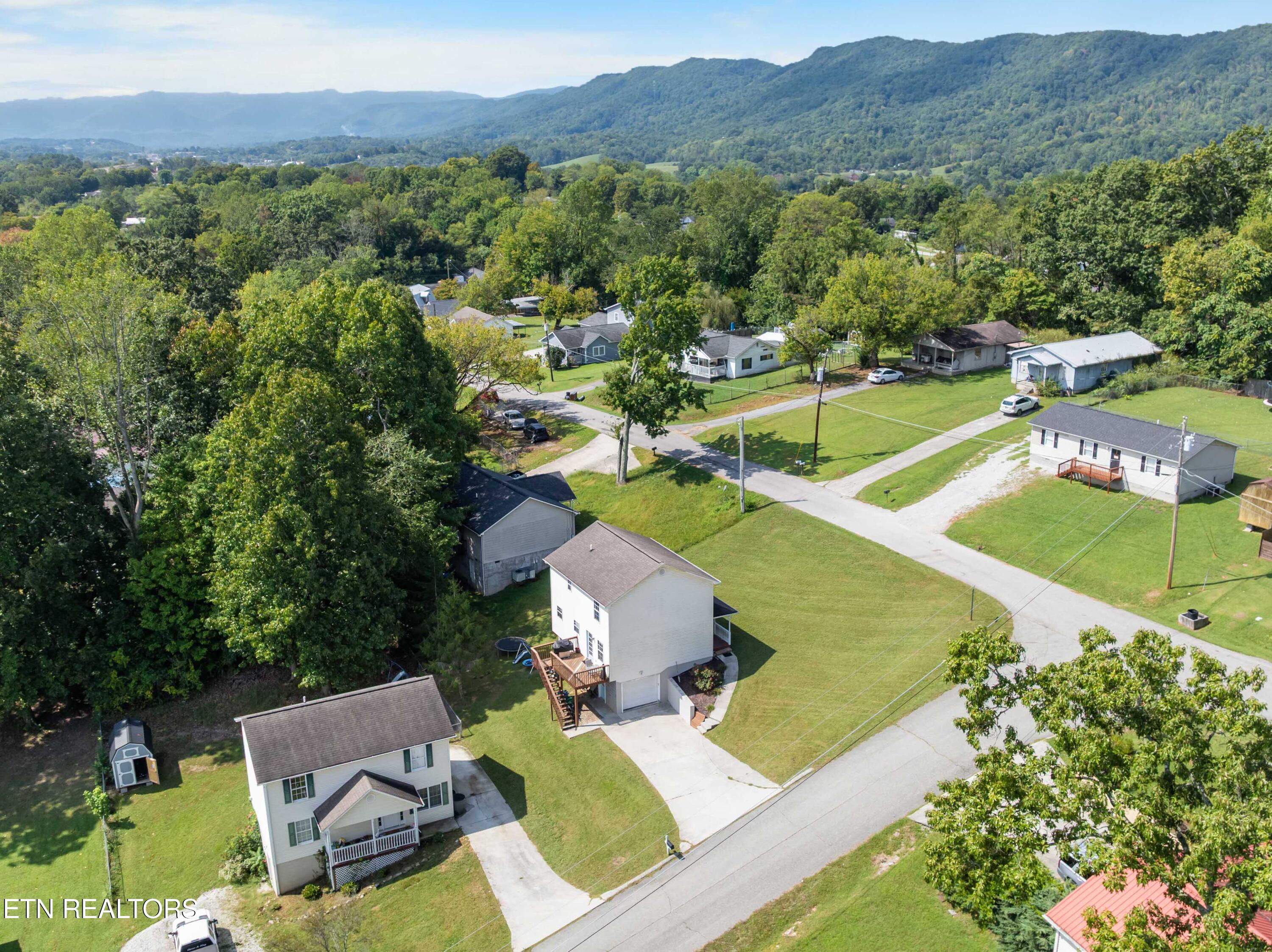 1007 W Kentucky Avenue Lafollette TN 37766