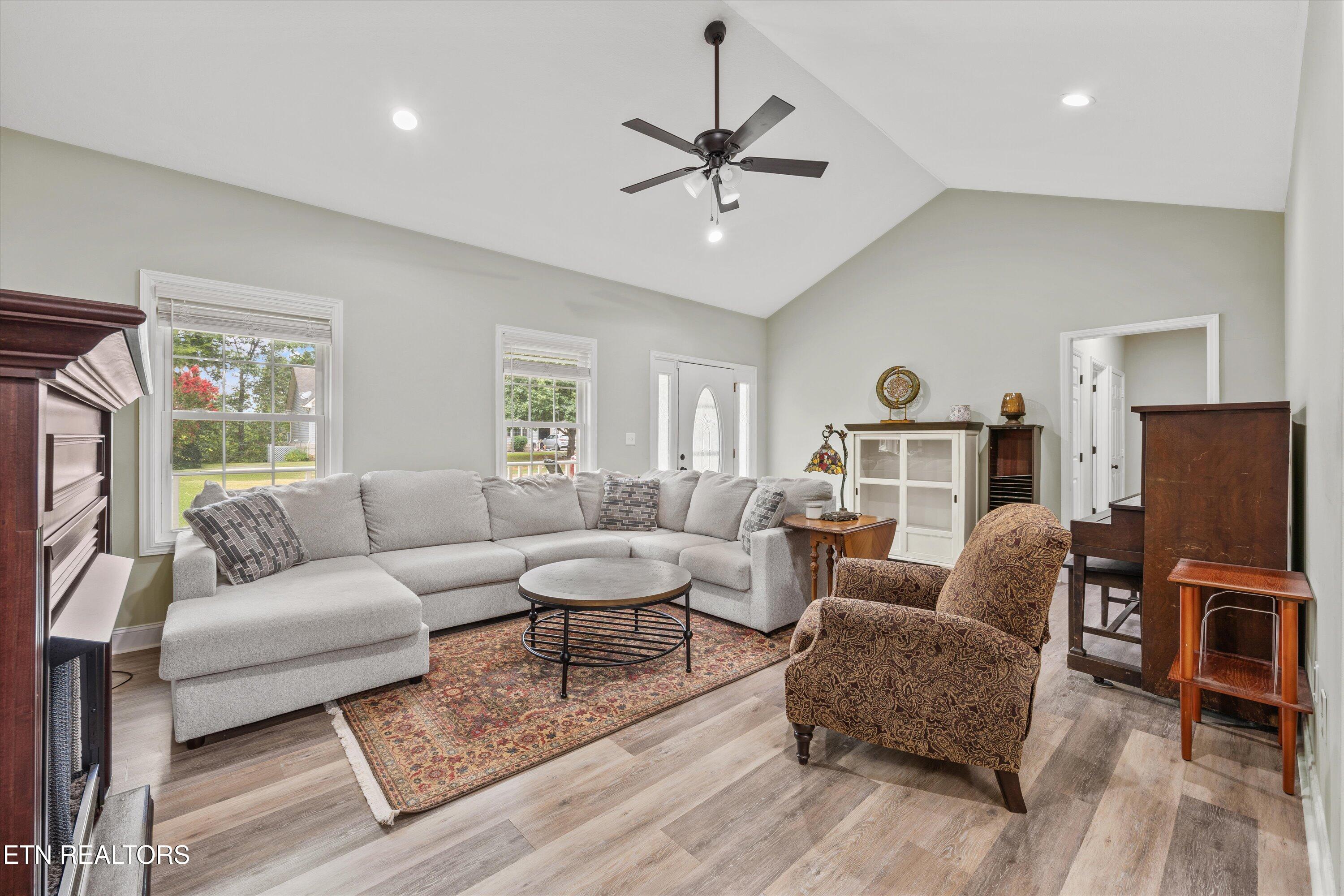 1924 River Vista Circle Sevierville TN 37876