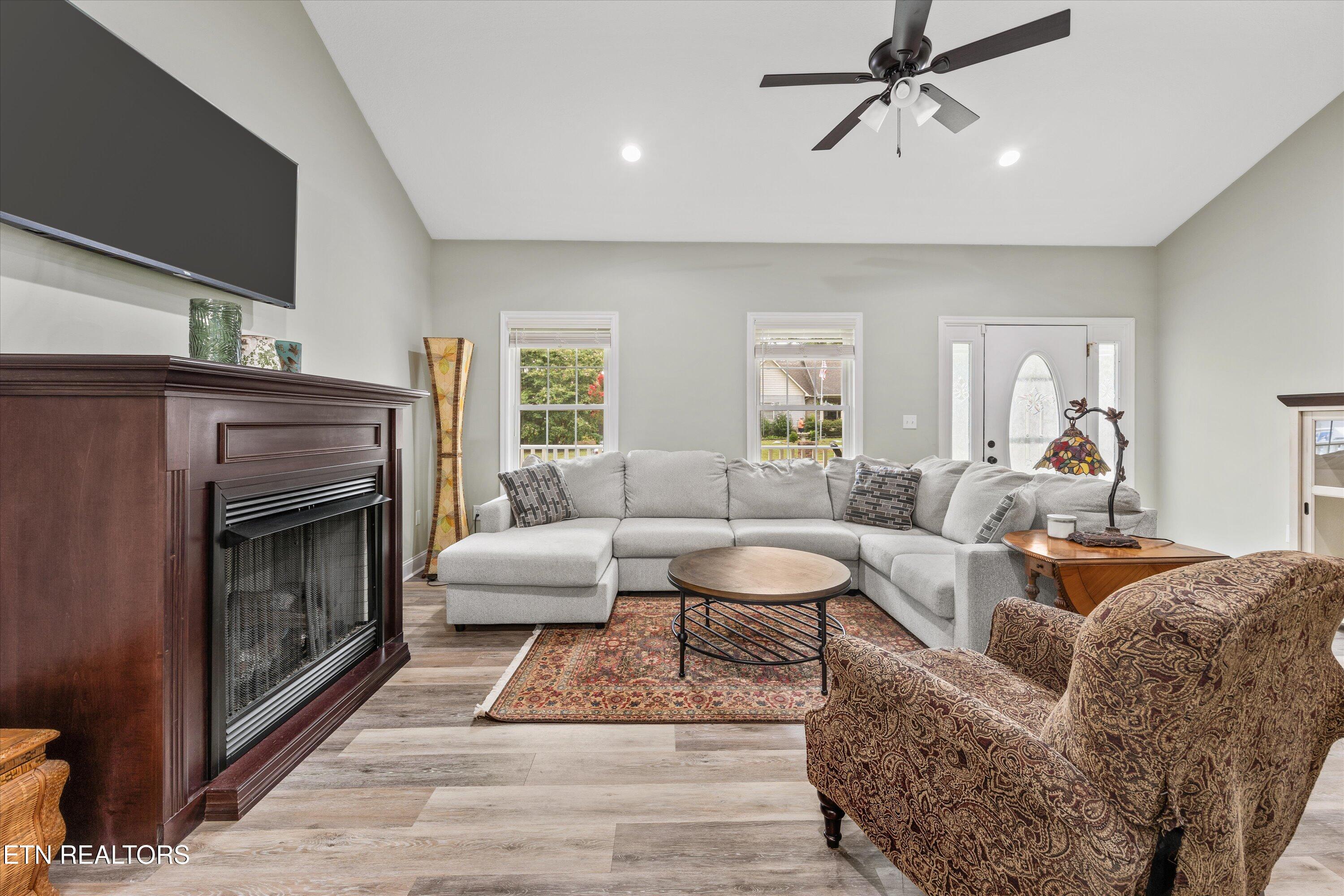 1924 River Vista Circle Sevierville TN 37876