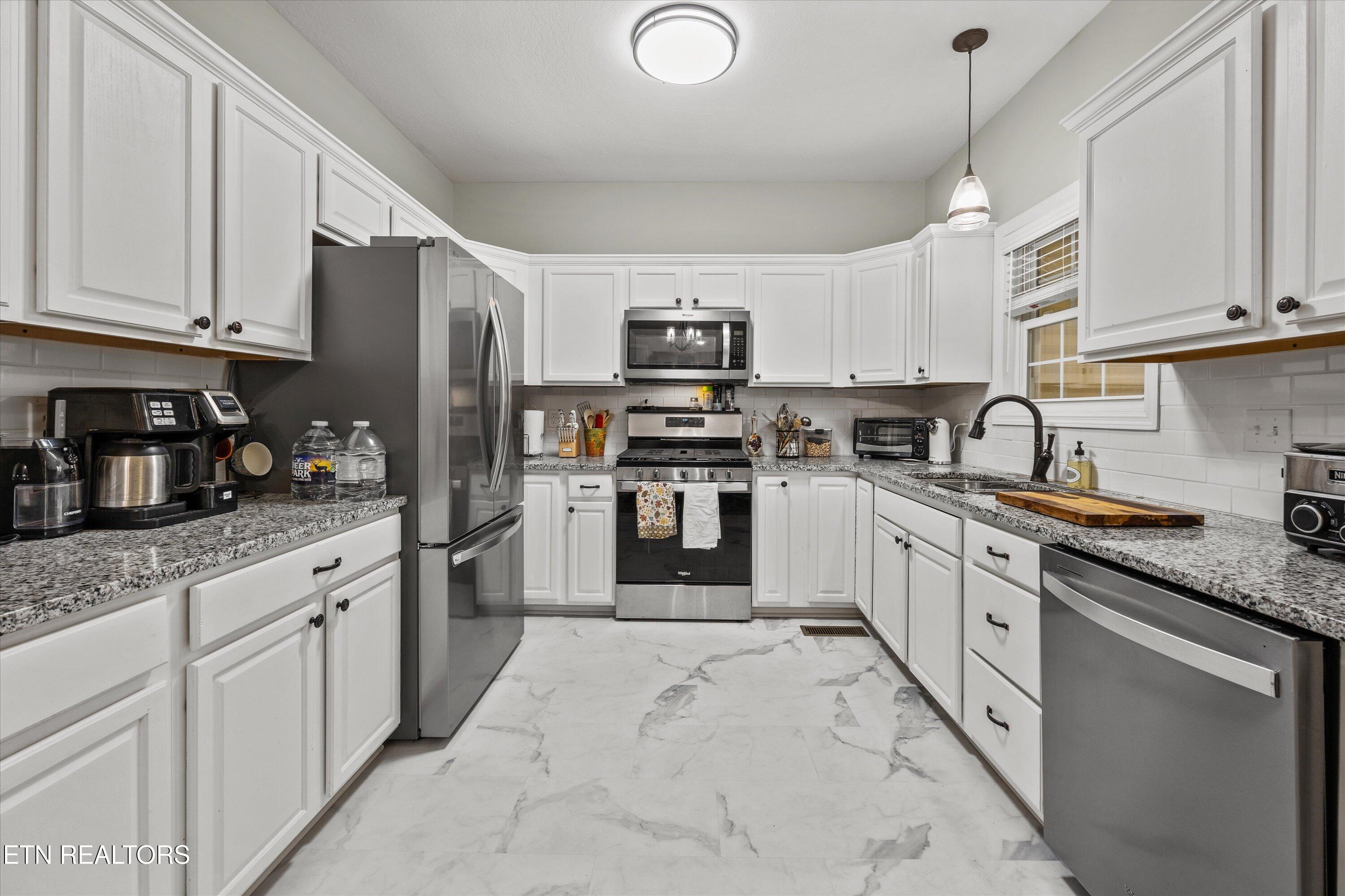 1924 River Vista Circle Sevierville TN 37876