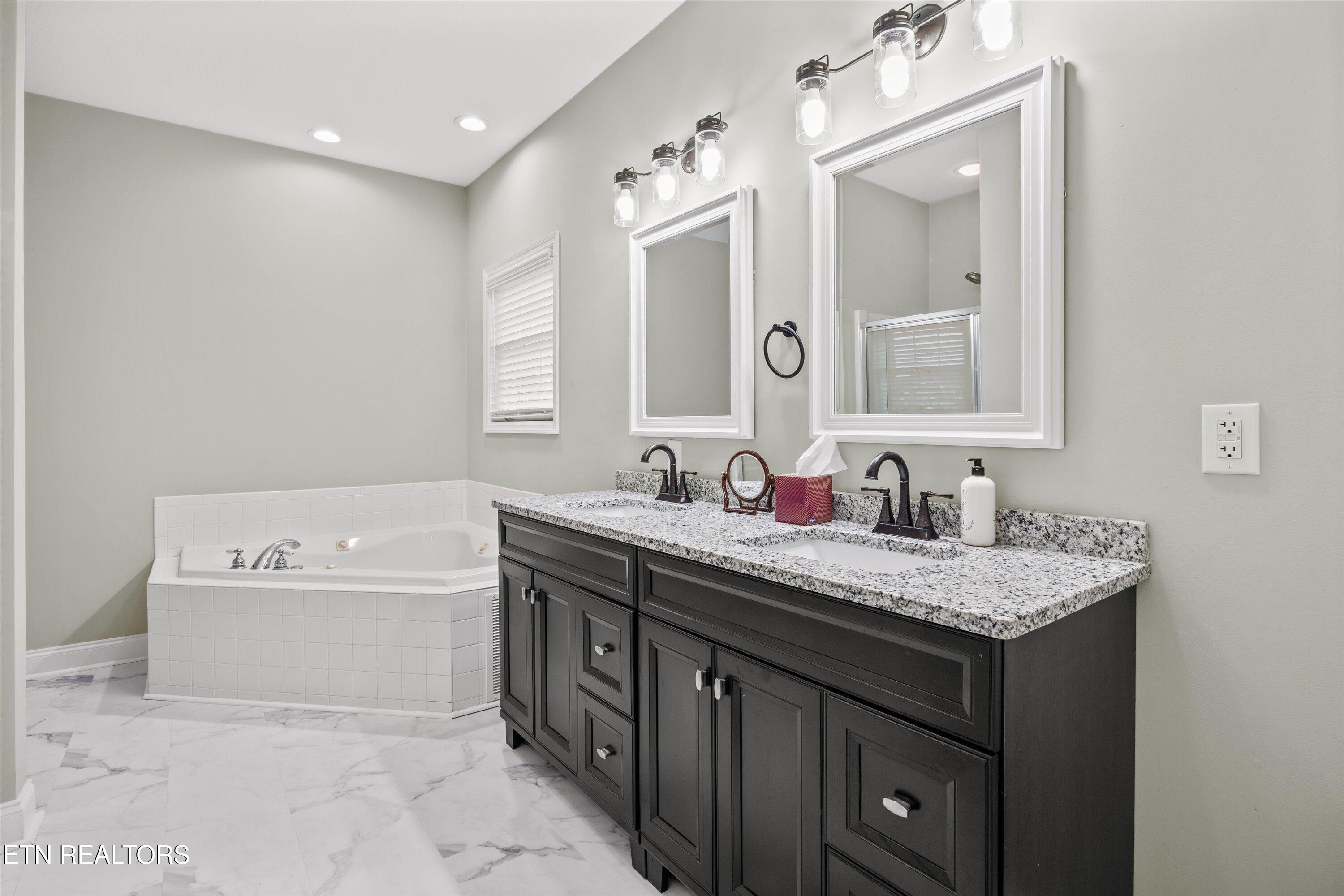 1924 River Vista Circle Sevierville TN 37876