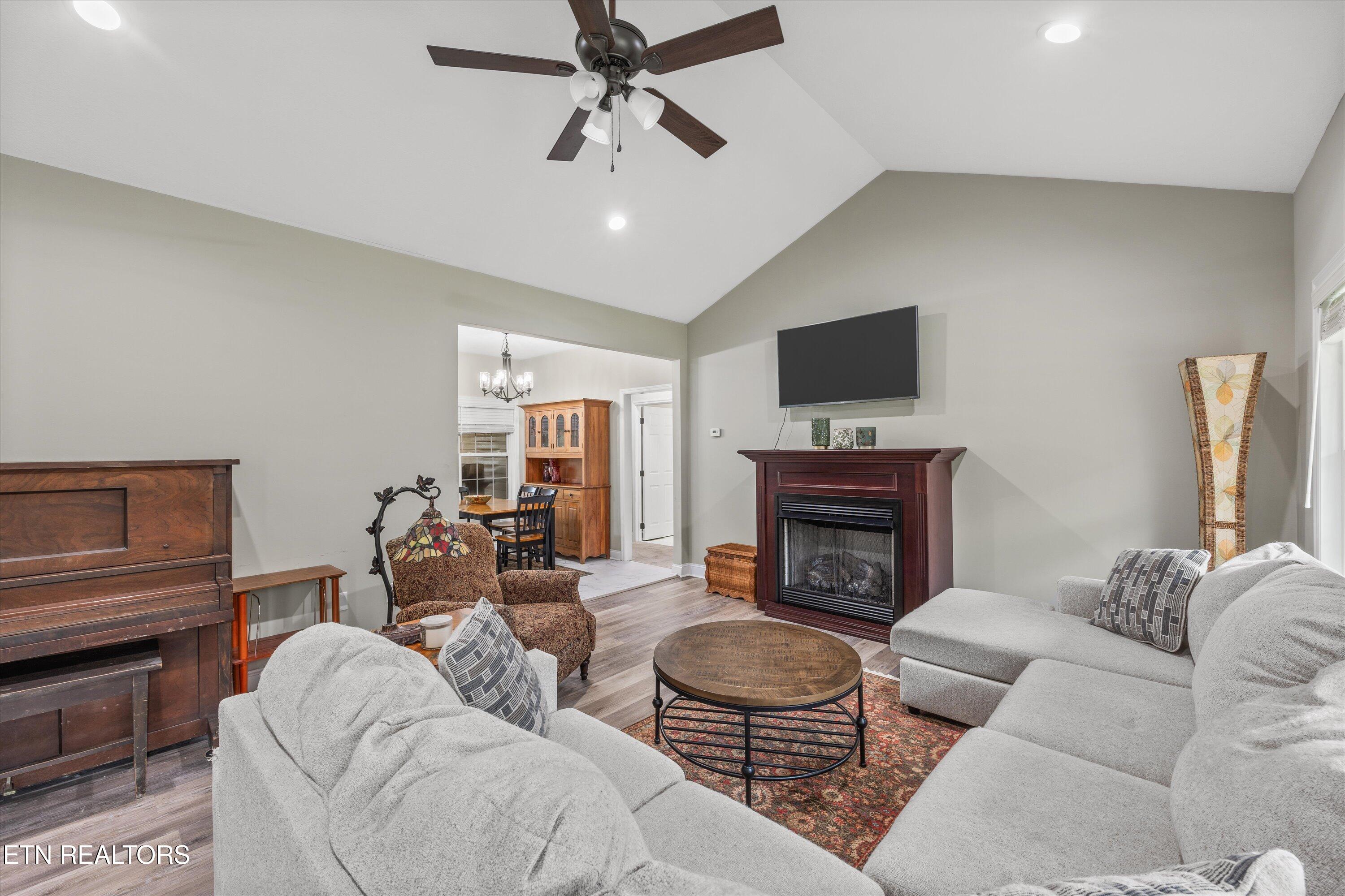 1924 River Vista Circle Sevierville TN 37876