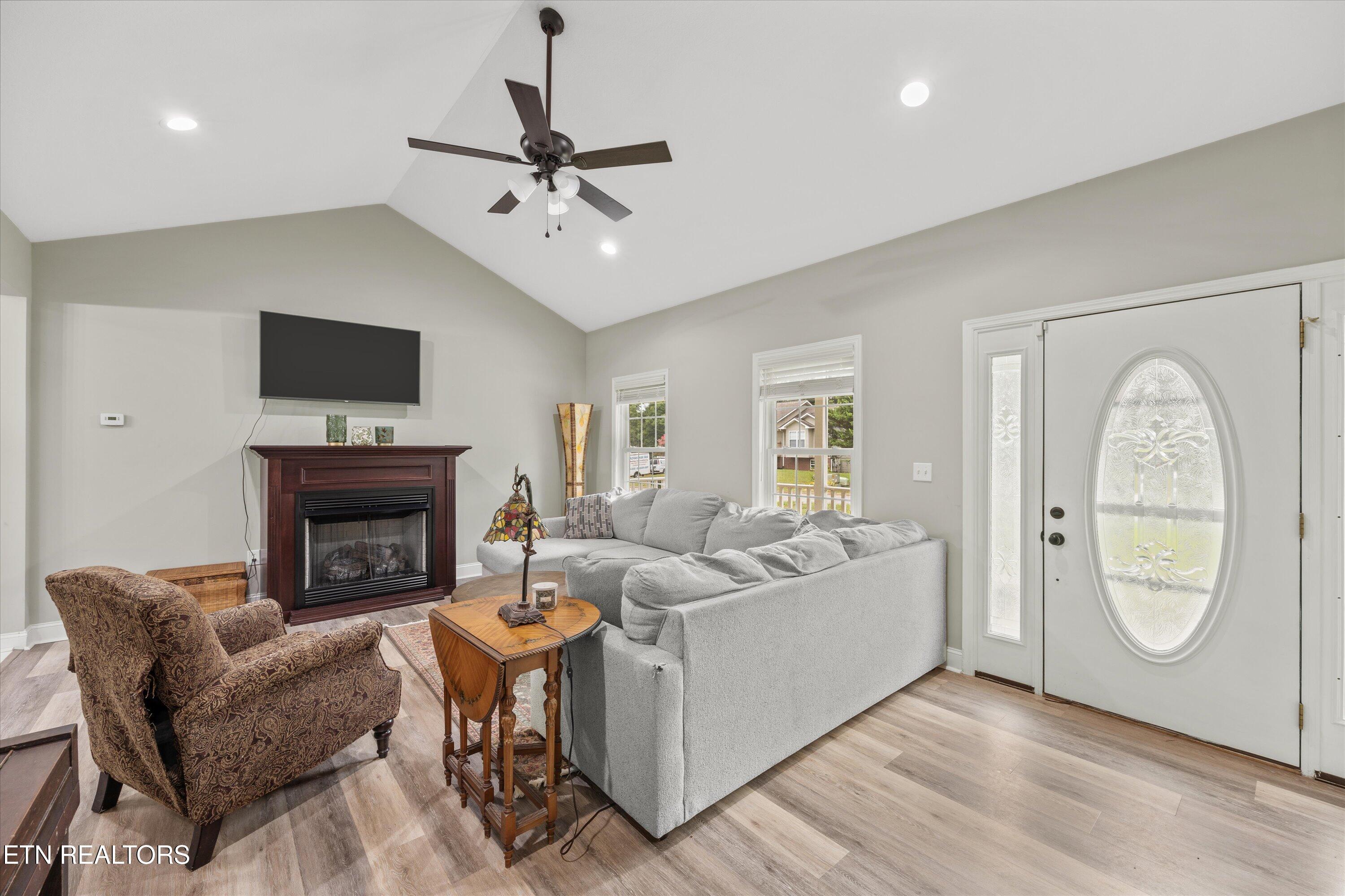 1924 River Vista Circle Sevierville TN 37876