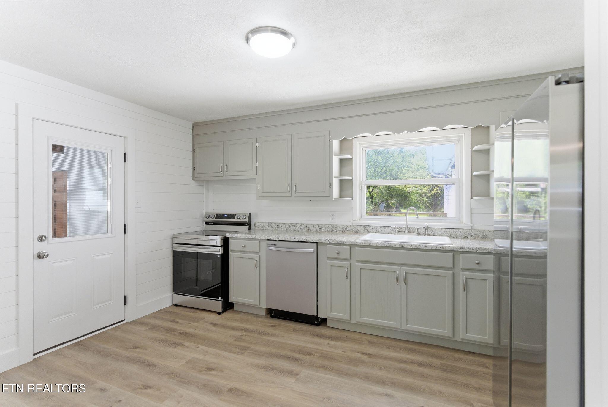 2210 W Gilbert Lane Knoxville TN 37920