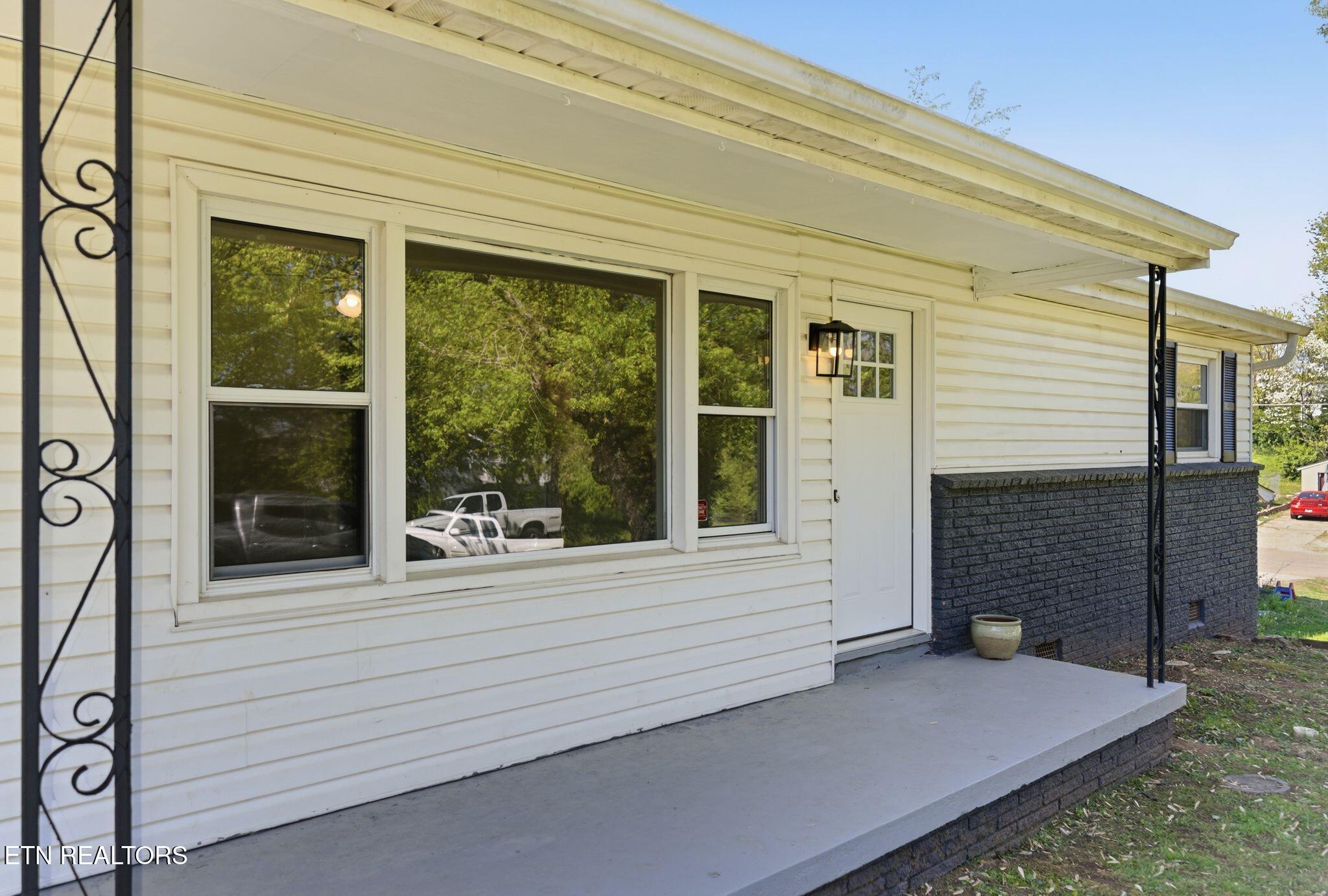 2210 W Gilbert Lane Knoxville TN 37920