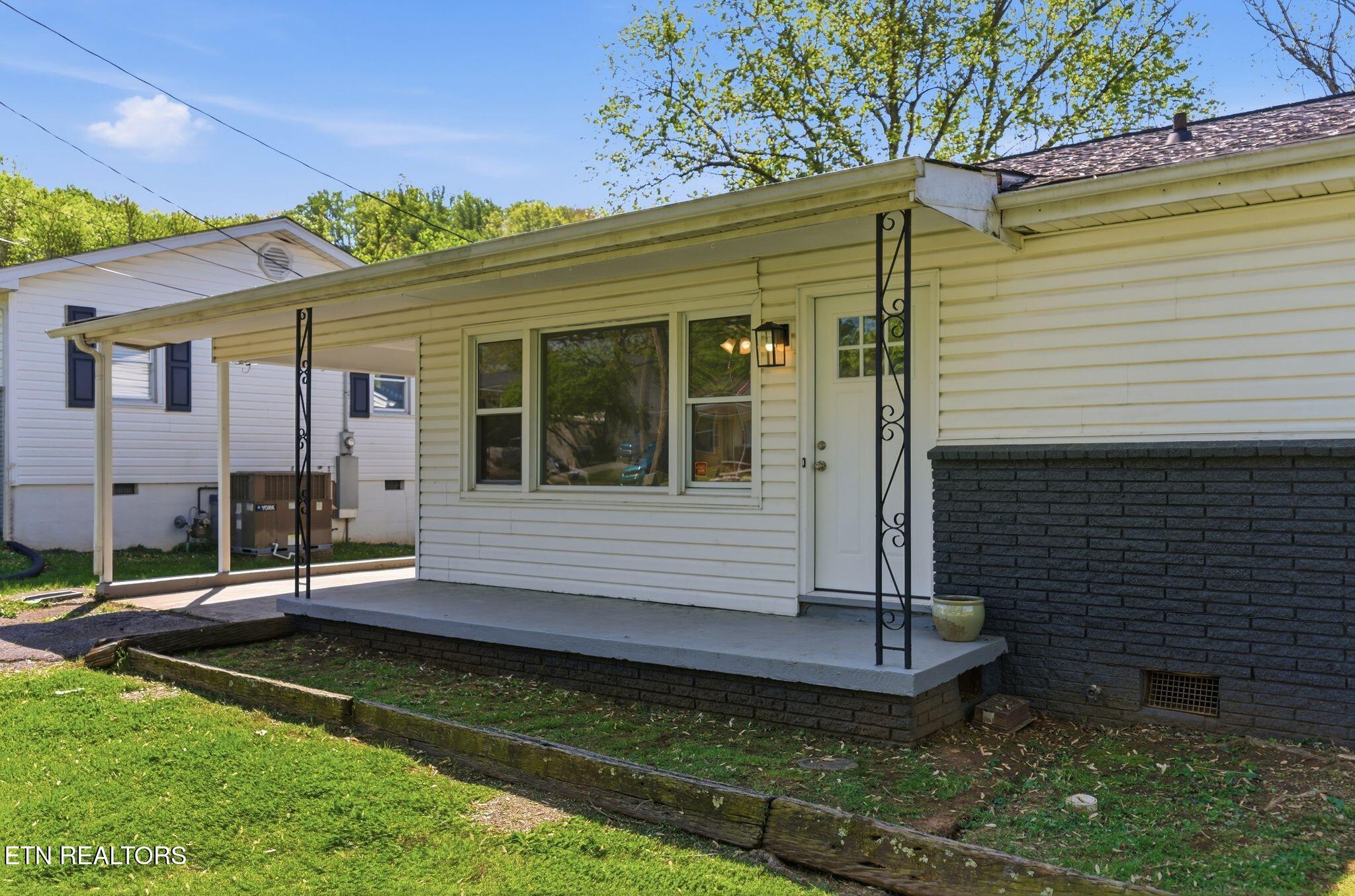 2210 W Gilbert Lane Knoxville TN 37920
