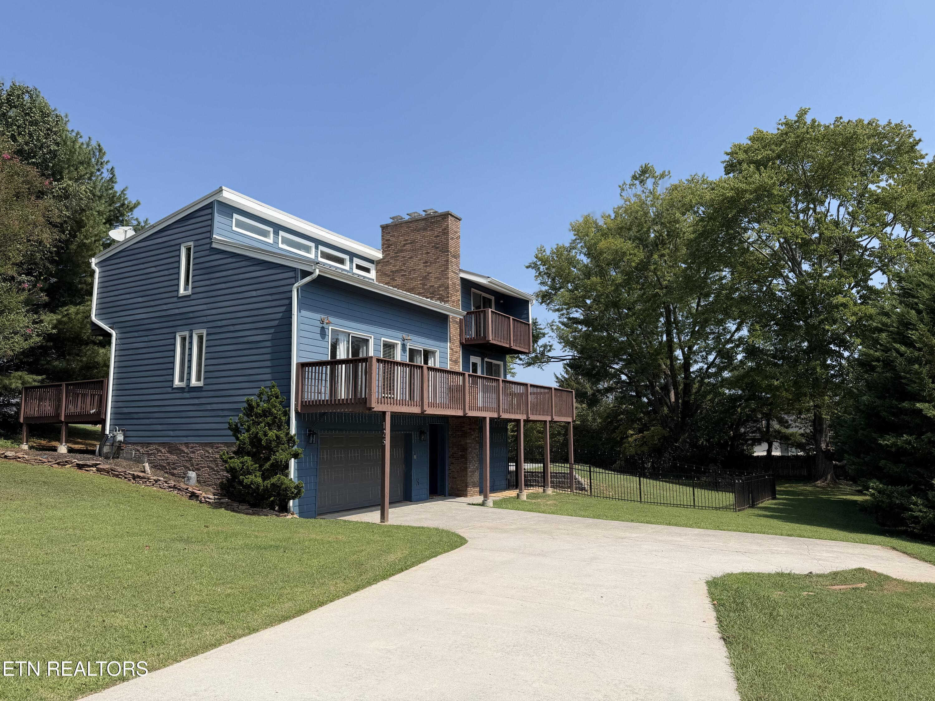 125 Orchard Crest Circle Clinton TN 37716