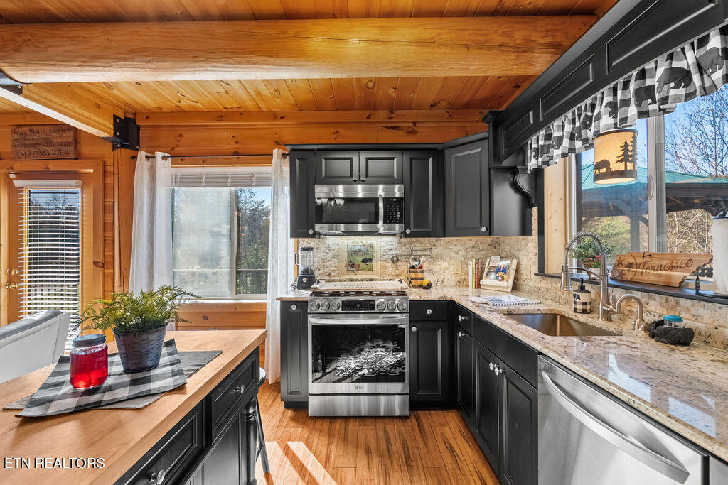 1347 Zachary Thomas Lane Sevierville TN 37876