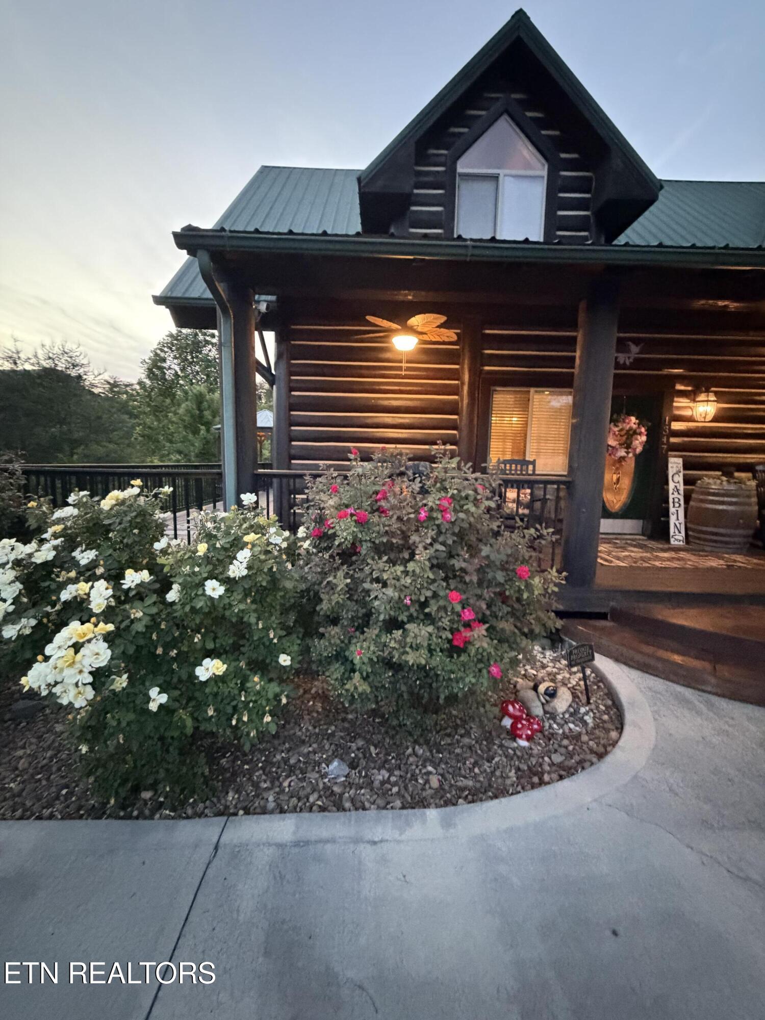 1347 Zachary Thomas Lane Sevierville TN 37876