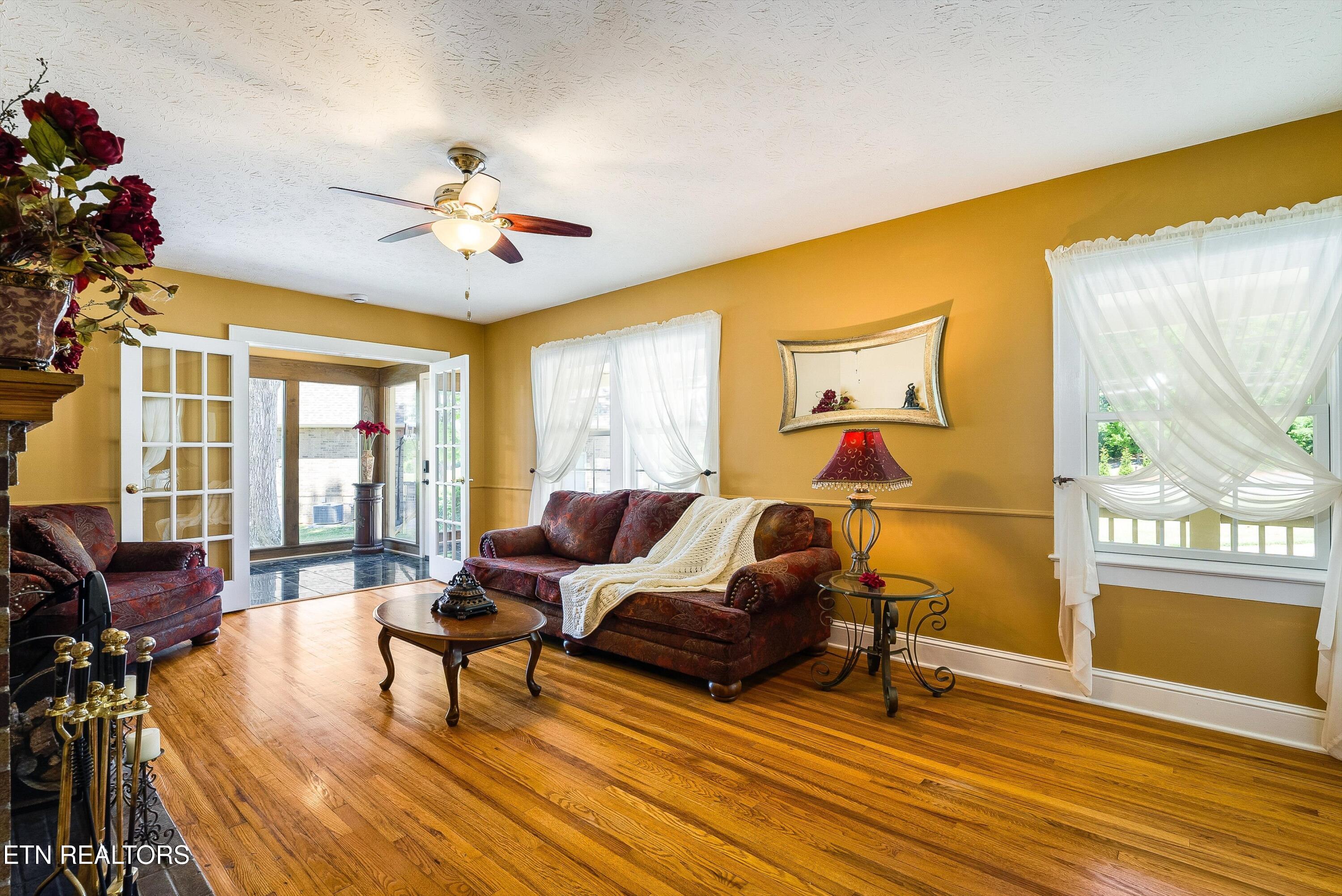 299 Zane Lane Lenoir City TN 37772