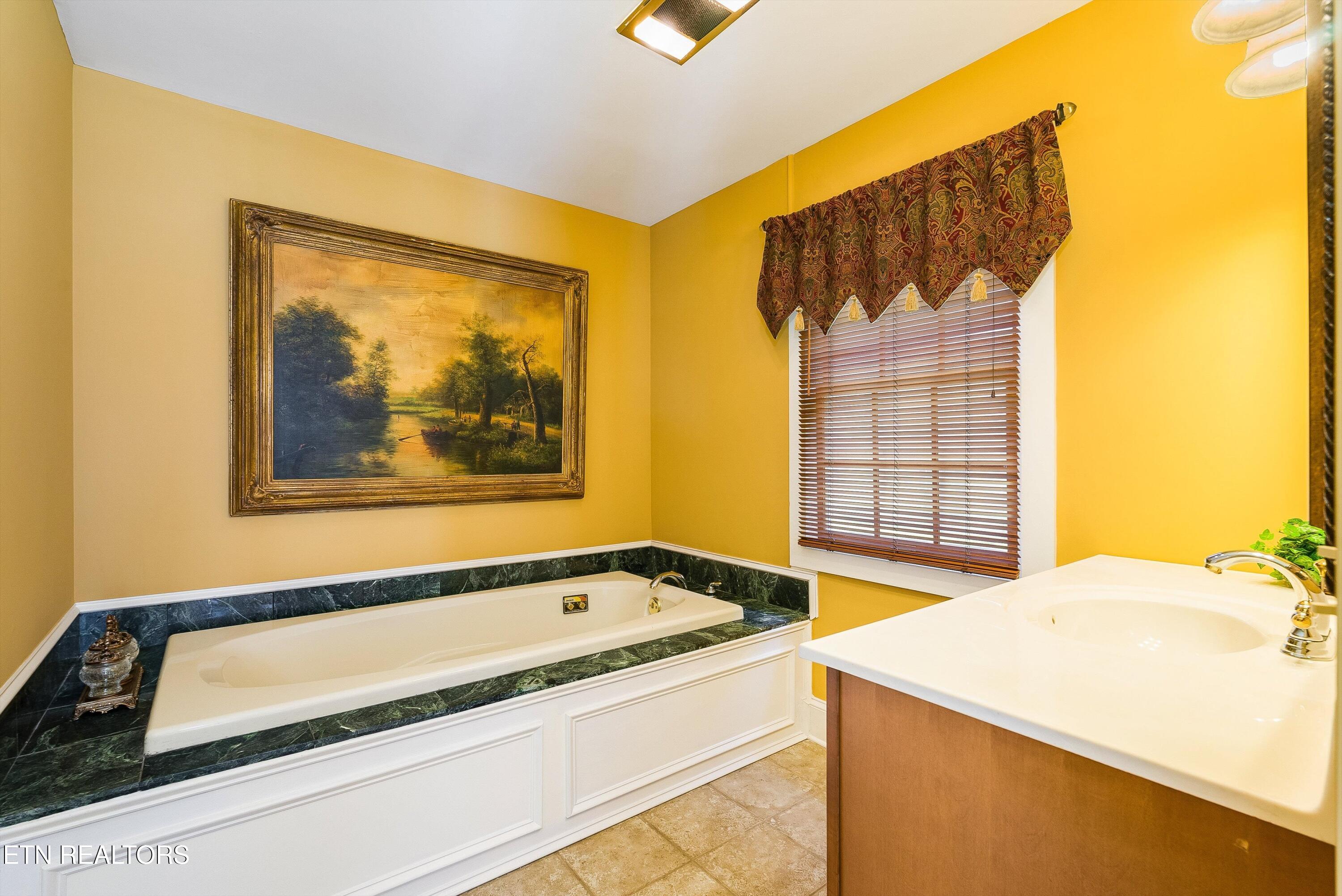 299 Zane Lane Lenoir City TN 37772