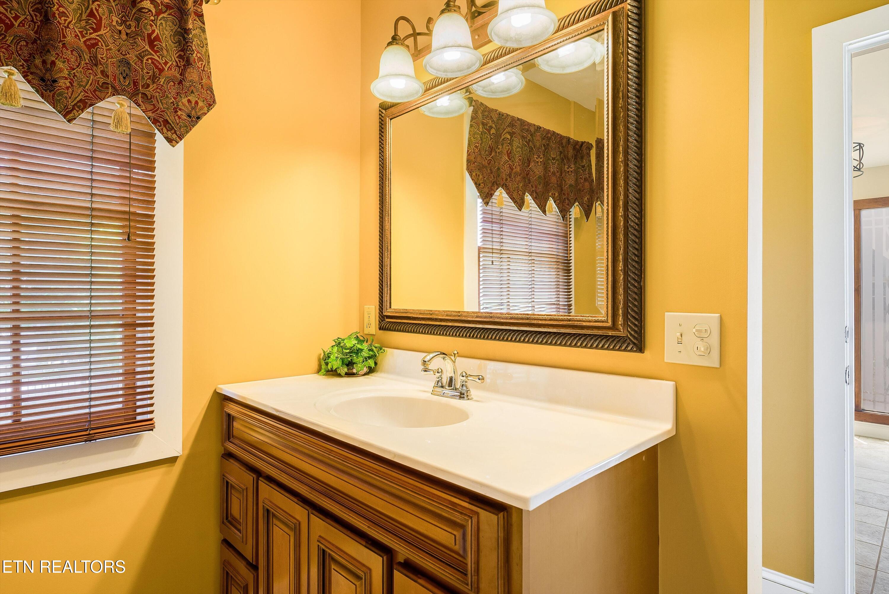 299 Zane Lane Lenoir City TN 37772
